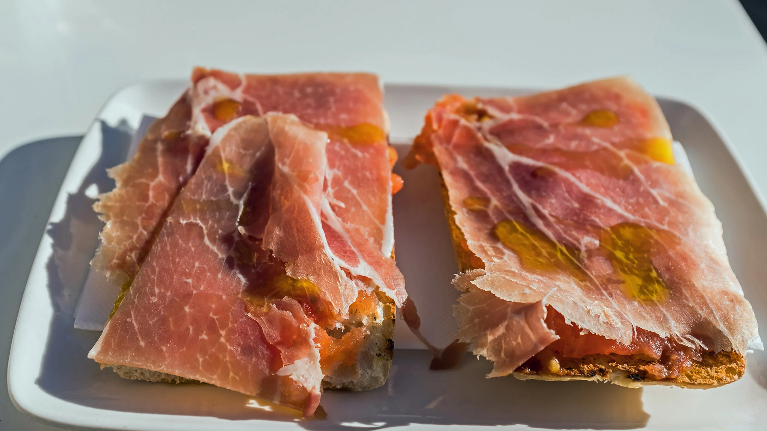 Prepara pan tomate con 3 ingredientes