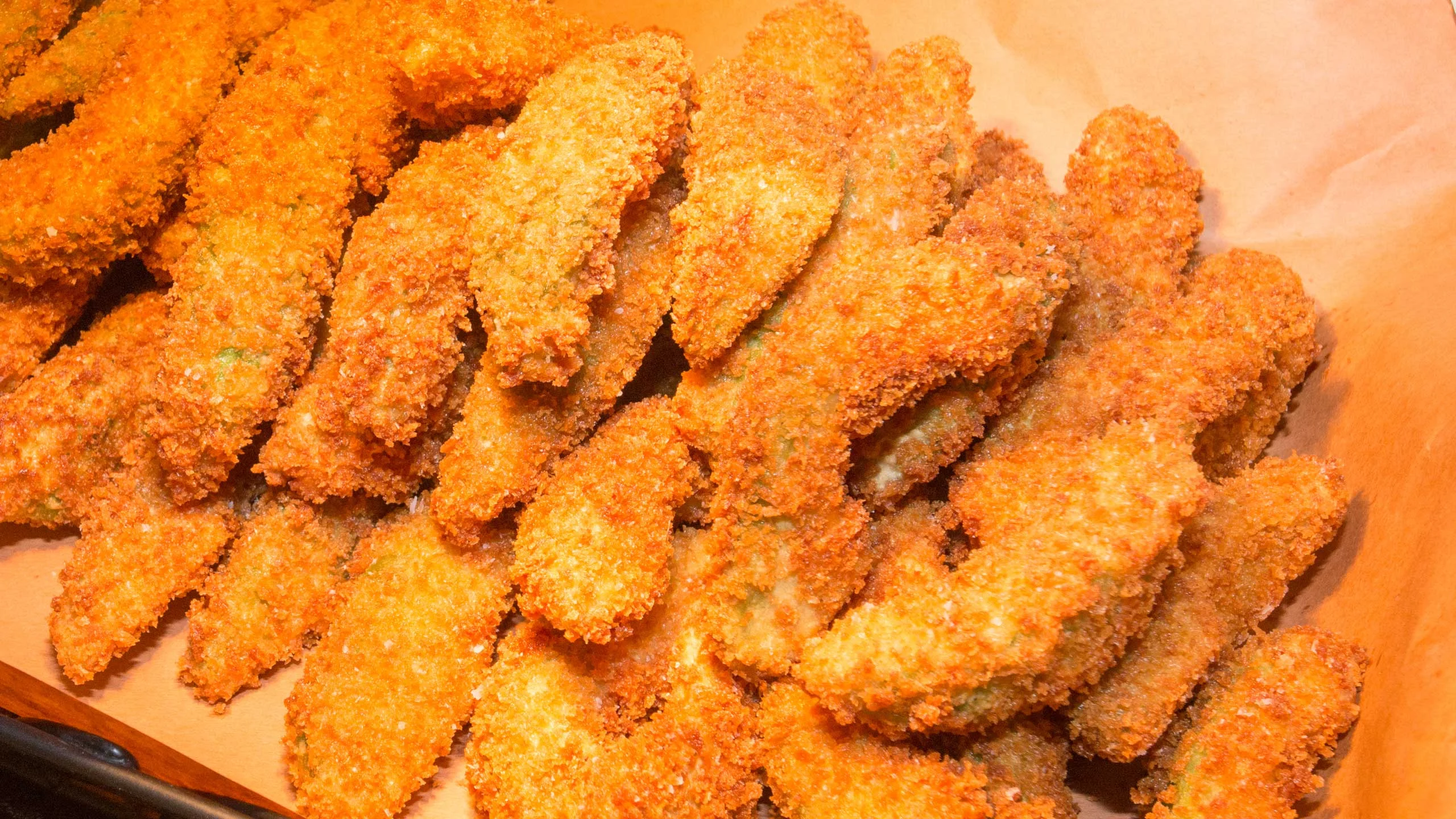 Chips de aguacate crujientes Chips de aguacate crujientes