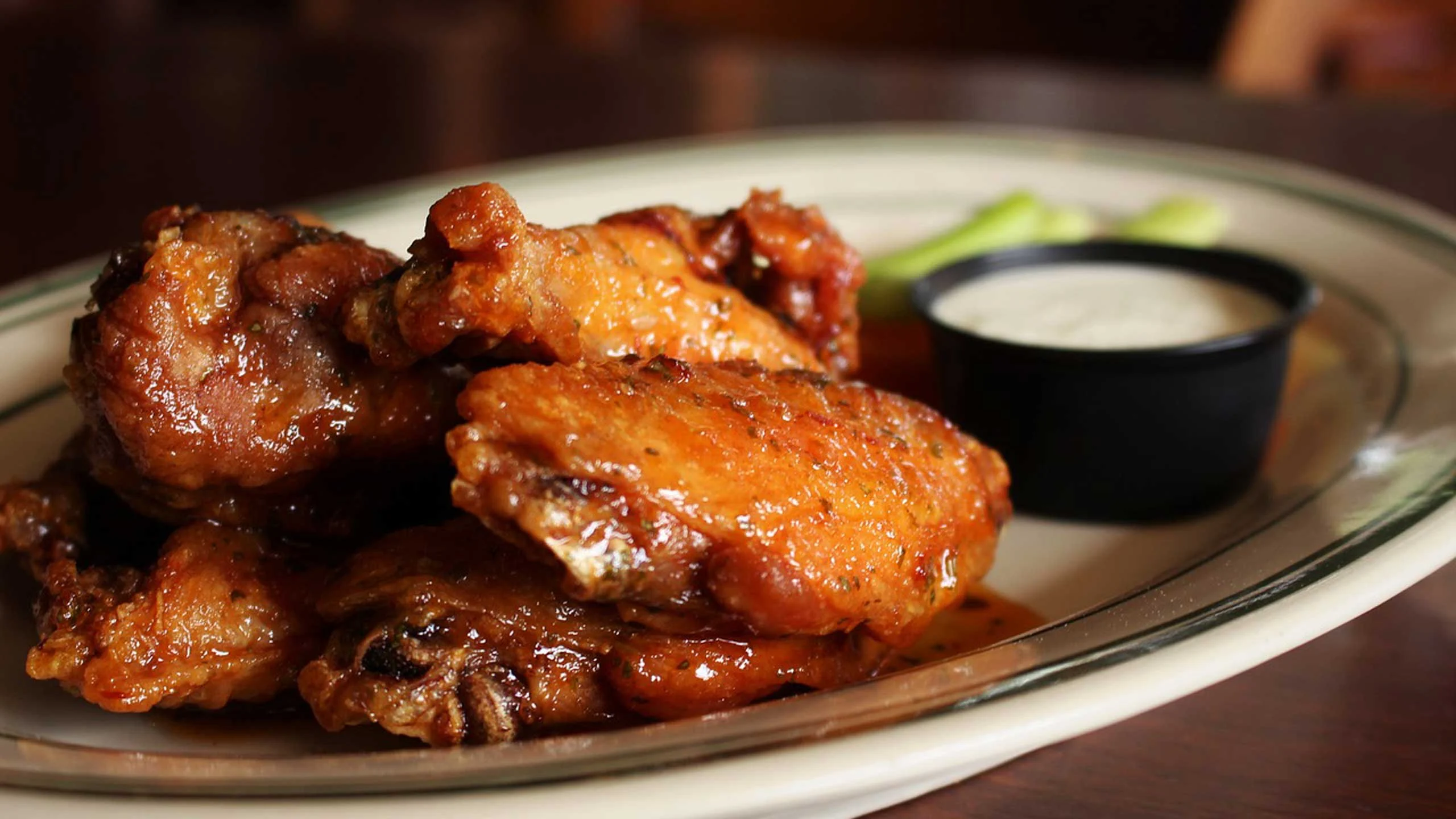 La mejor forma de hacer hot wings caseras