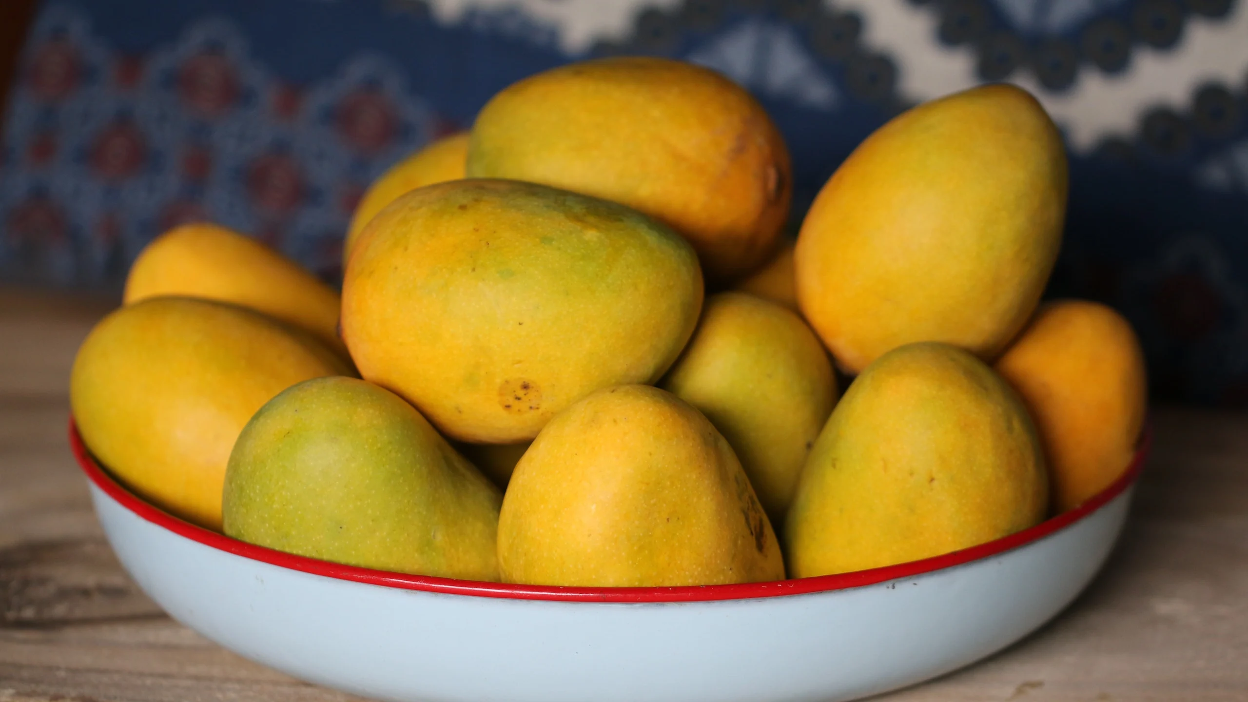 En vez de cortar mangos como en el hack de TikTok, prueba estos métodos