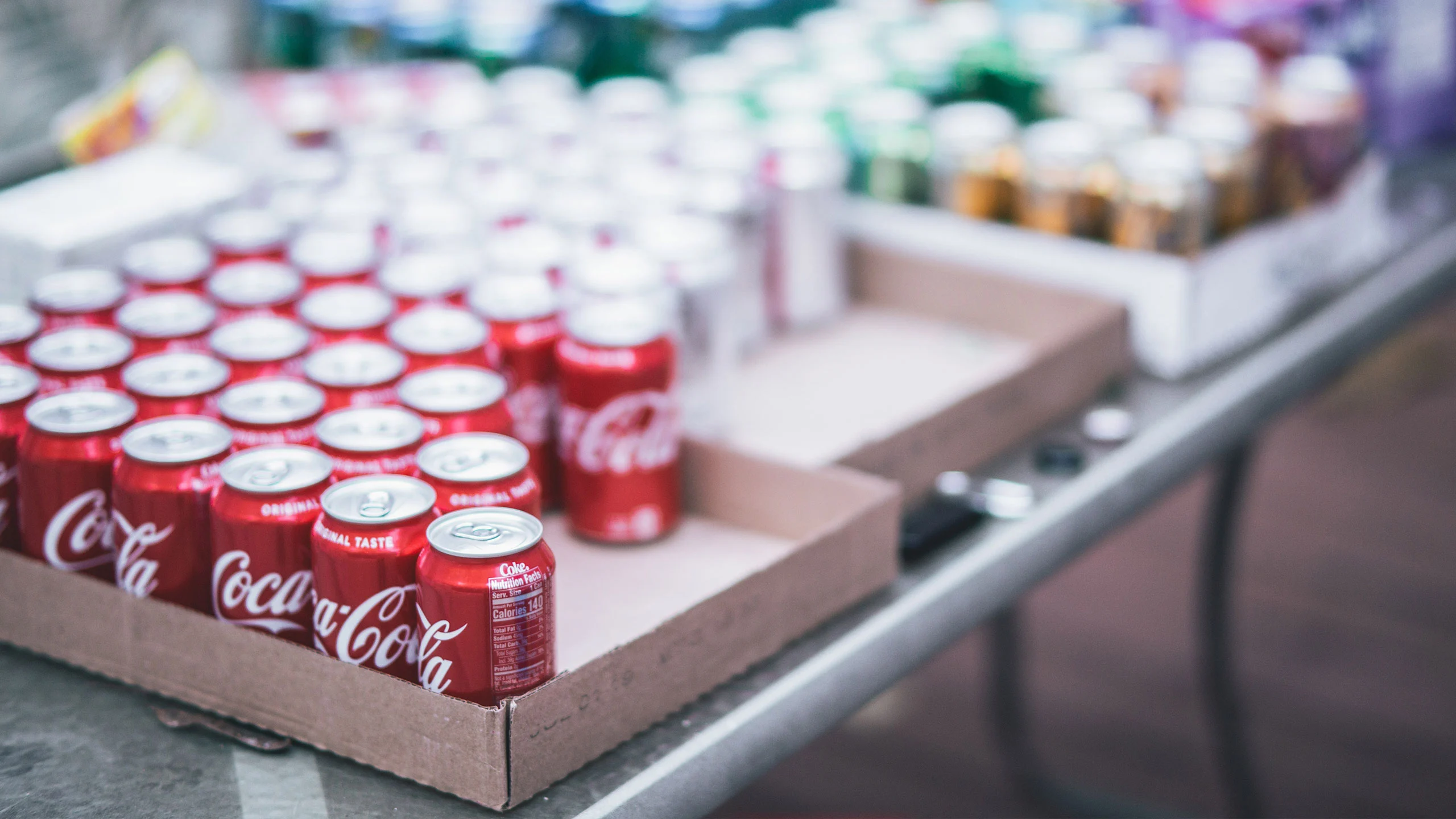 Buscan incrementar IEPS en refrescos y prohibir venta de comida “chatarra” en escuelas
