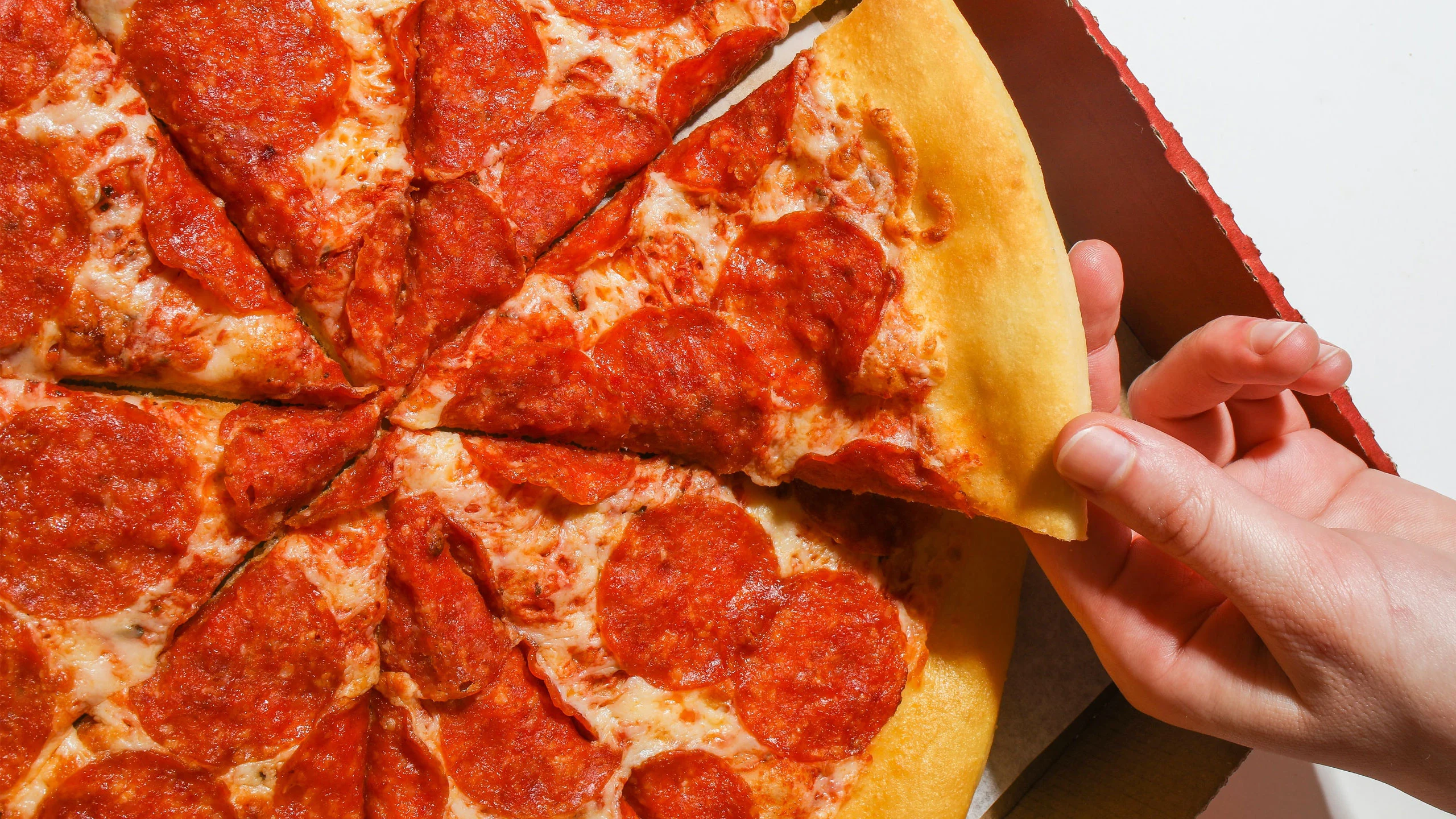 Drones, robots y otras innovaciones en el delivery de las cadenas de pizza