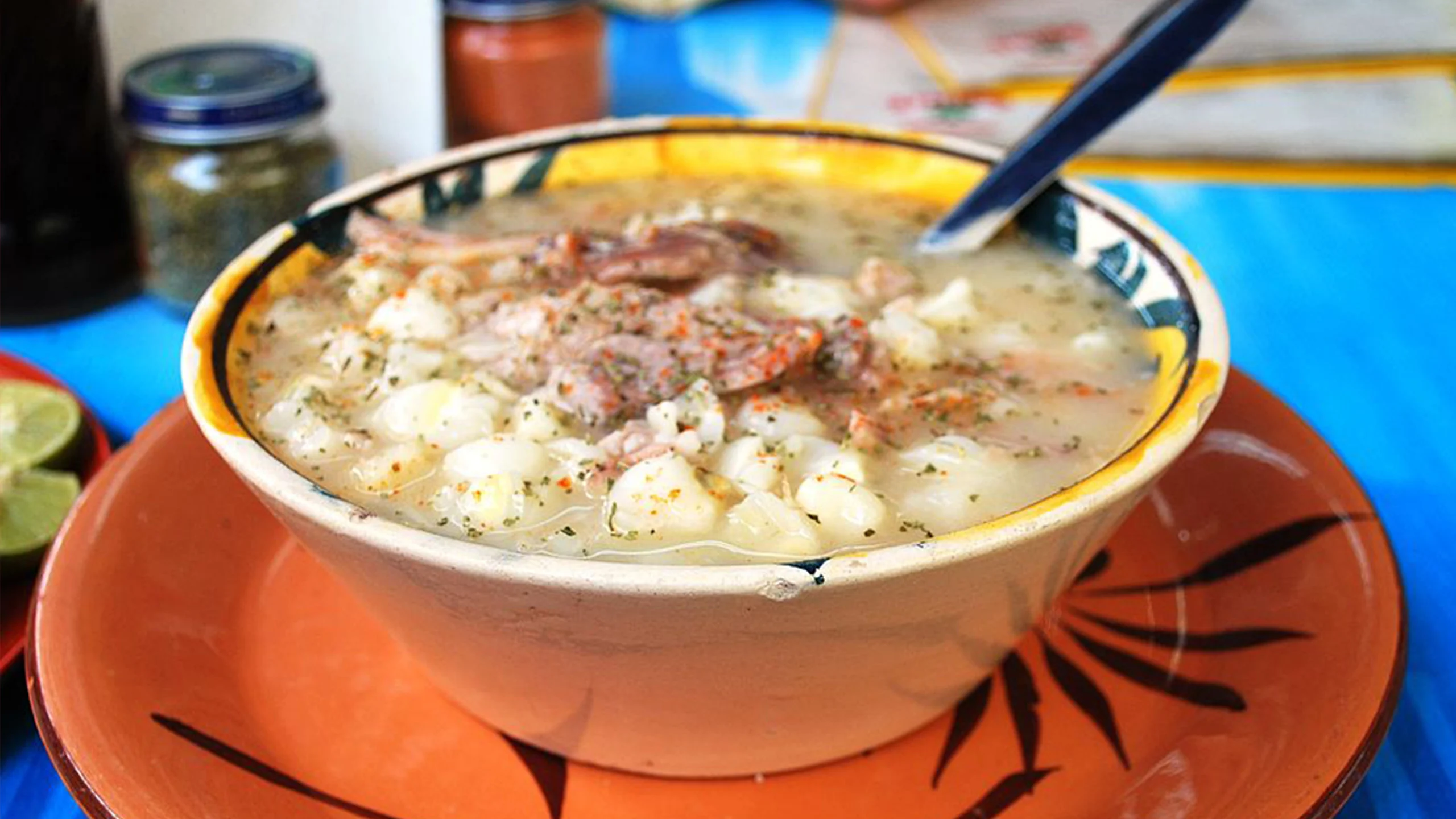 Una receta muy práctica de pozole blanco