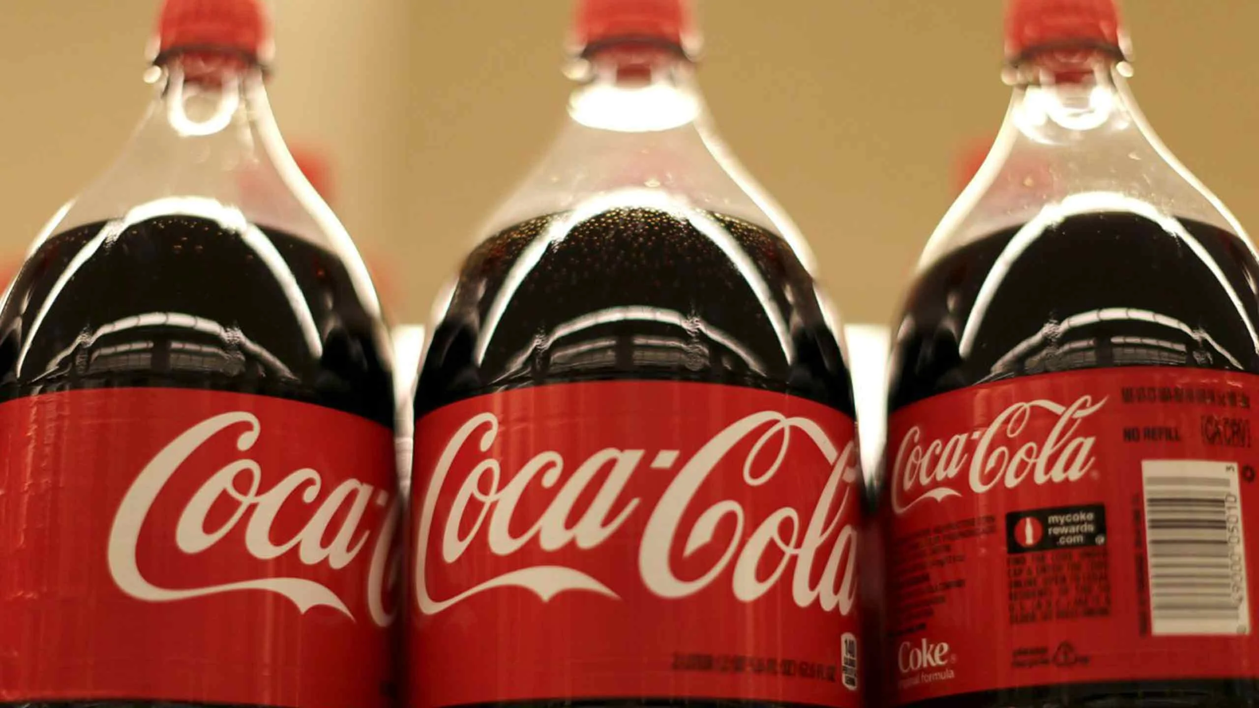 Coca-Cola planea eliminar la mitad de sus bebidas por crisis de Covid-19