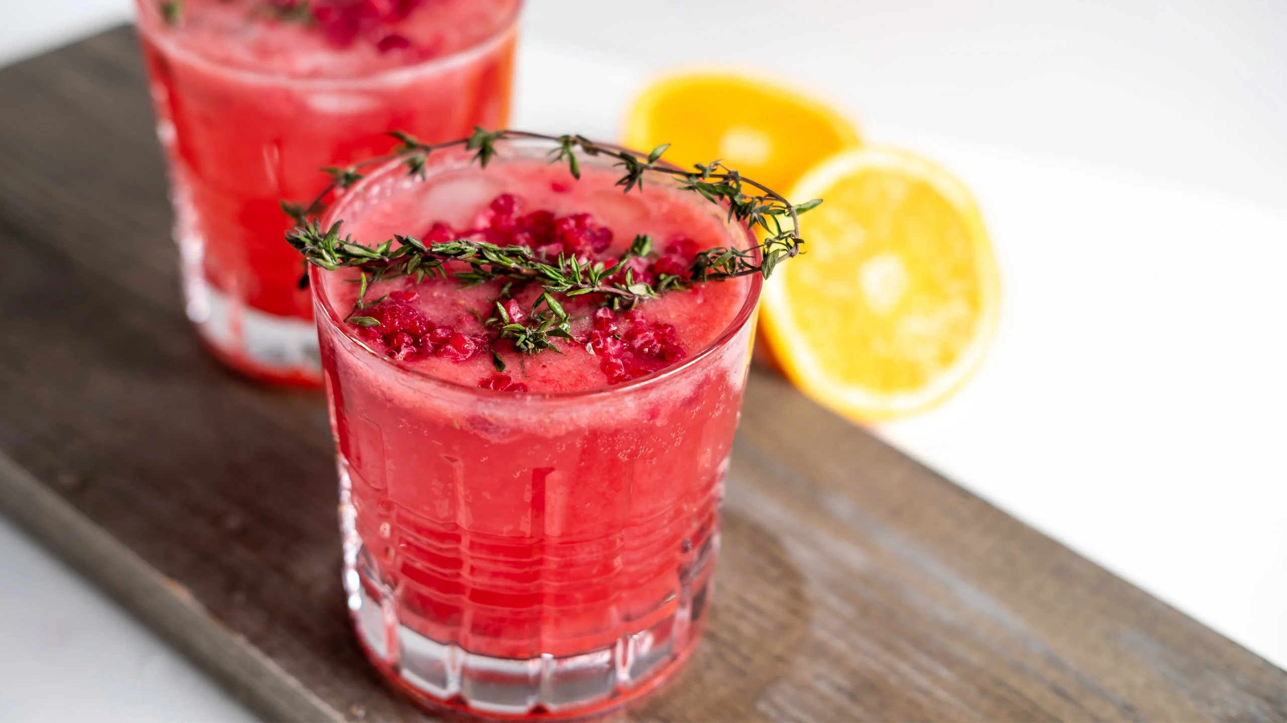 7 cocteles rosas que puedes hacer en casa