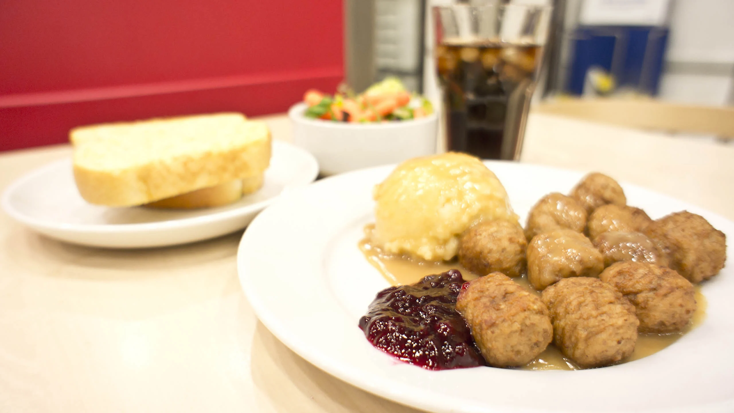Ikea abre su tienda en línea, pero nosotros sólo pensamos en sus albóndigas