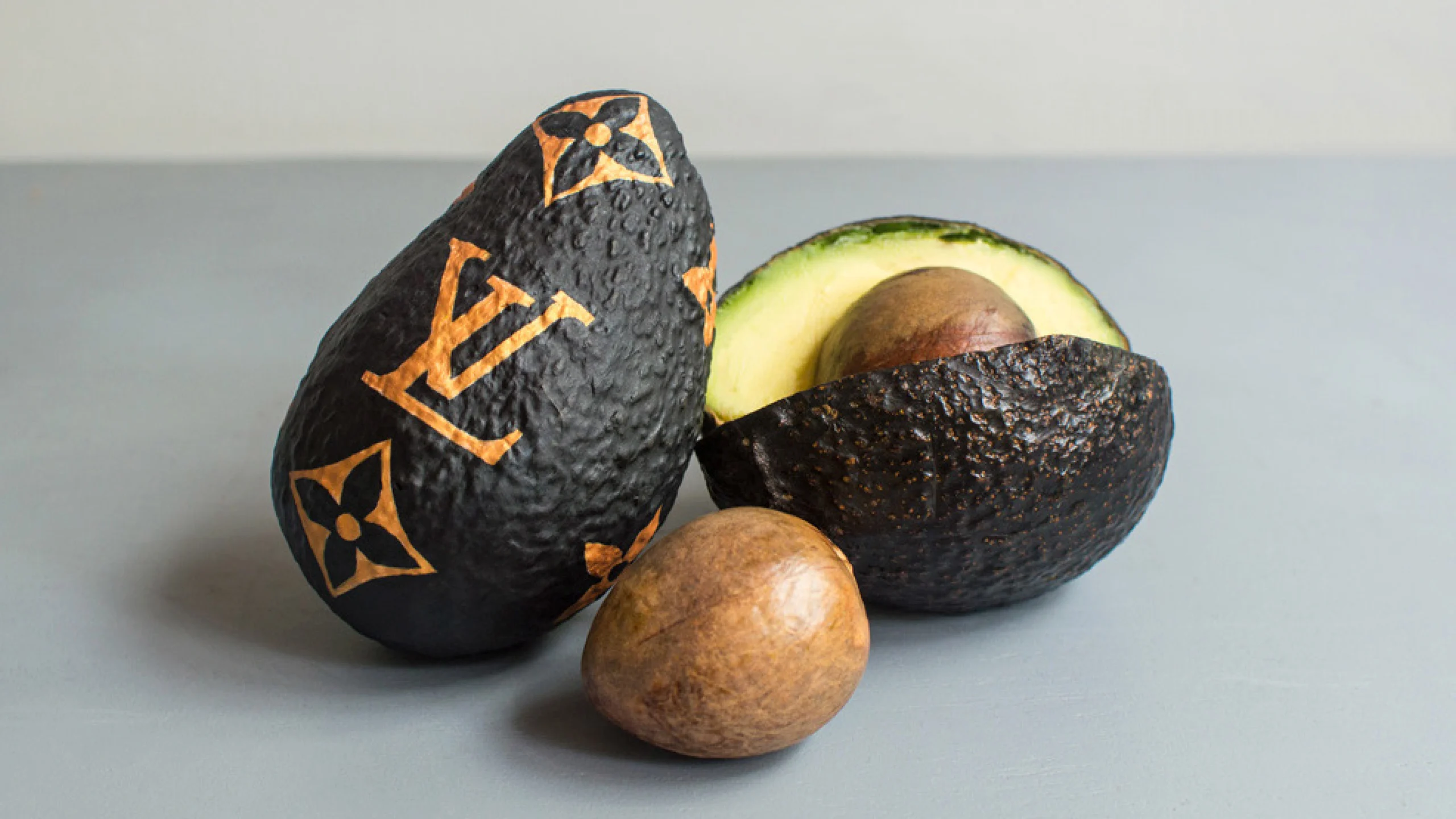 Este artista mexicano cuestiona paradigmas sociales a través del maíz, el aguacate y los tamales