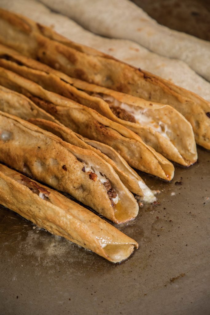 machetes amparito, machetes, quesadillas gigantes