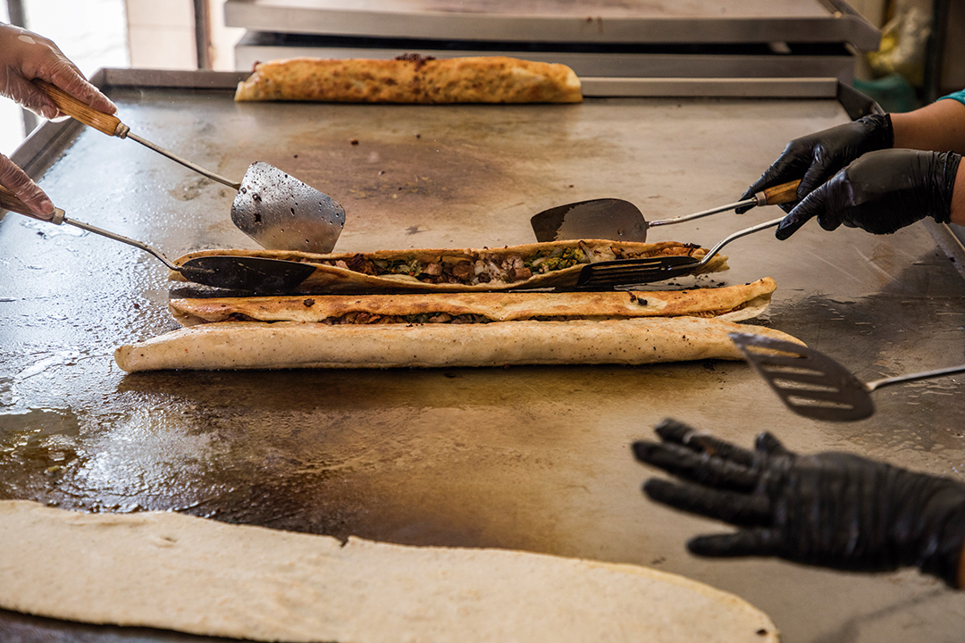 machetes amparito, machetes, quesadillas gigantes