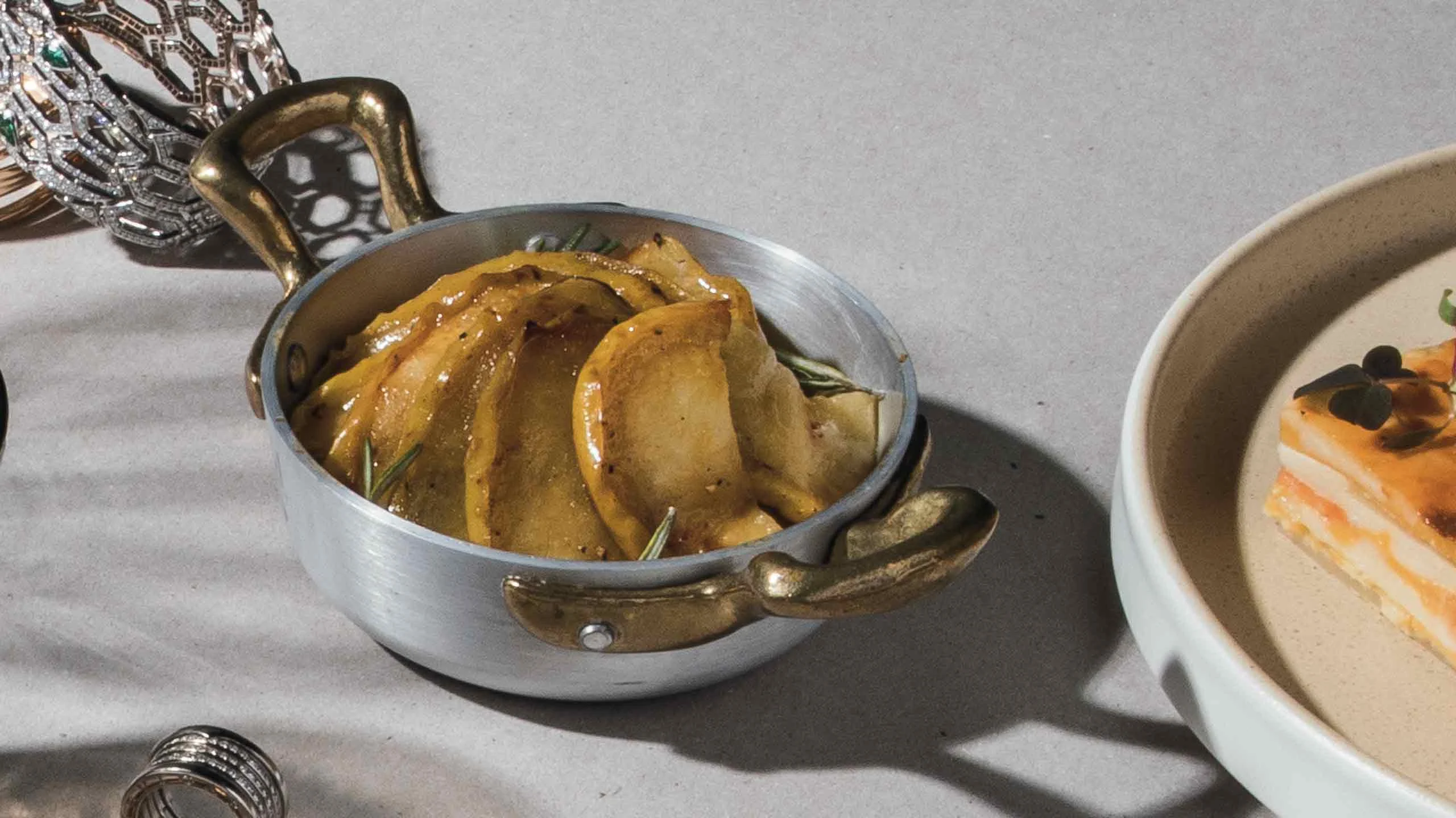 Manzanas caramelizadas con romero