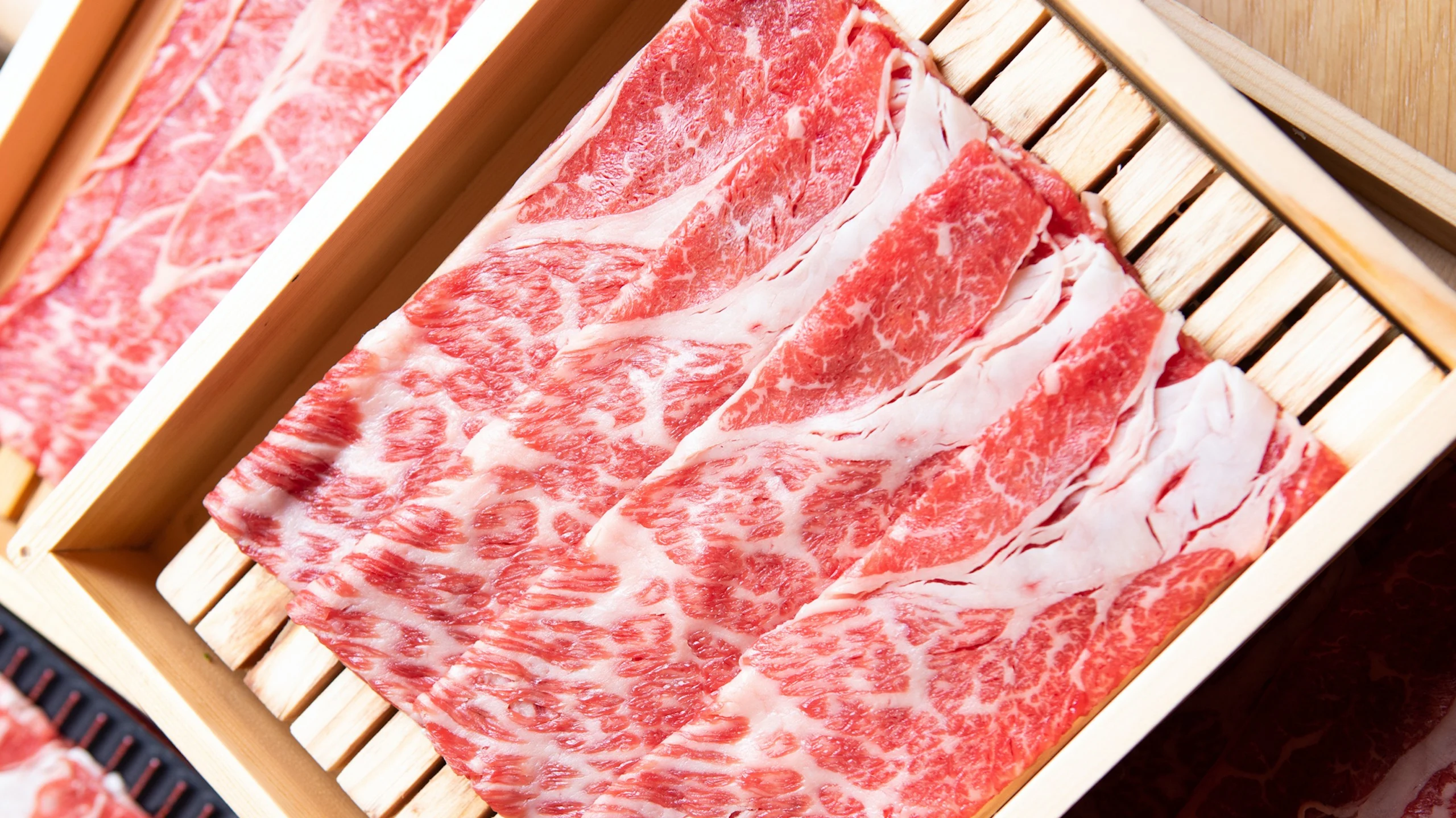 Gracias a los excedentes de carne kobe, los almuerzos escolares en Japón están mejorando seriamente