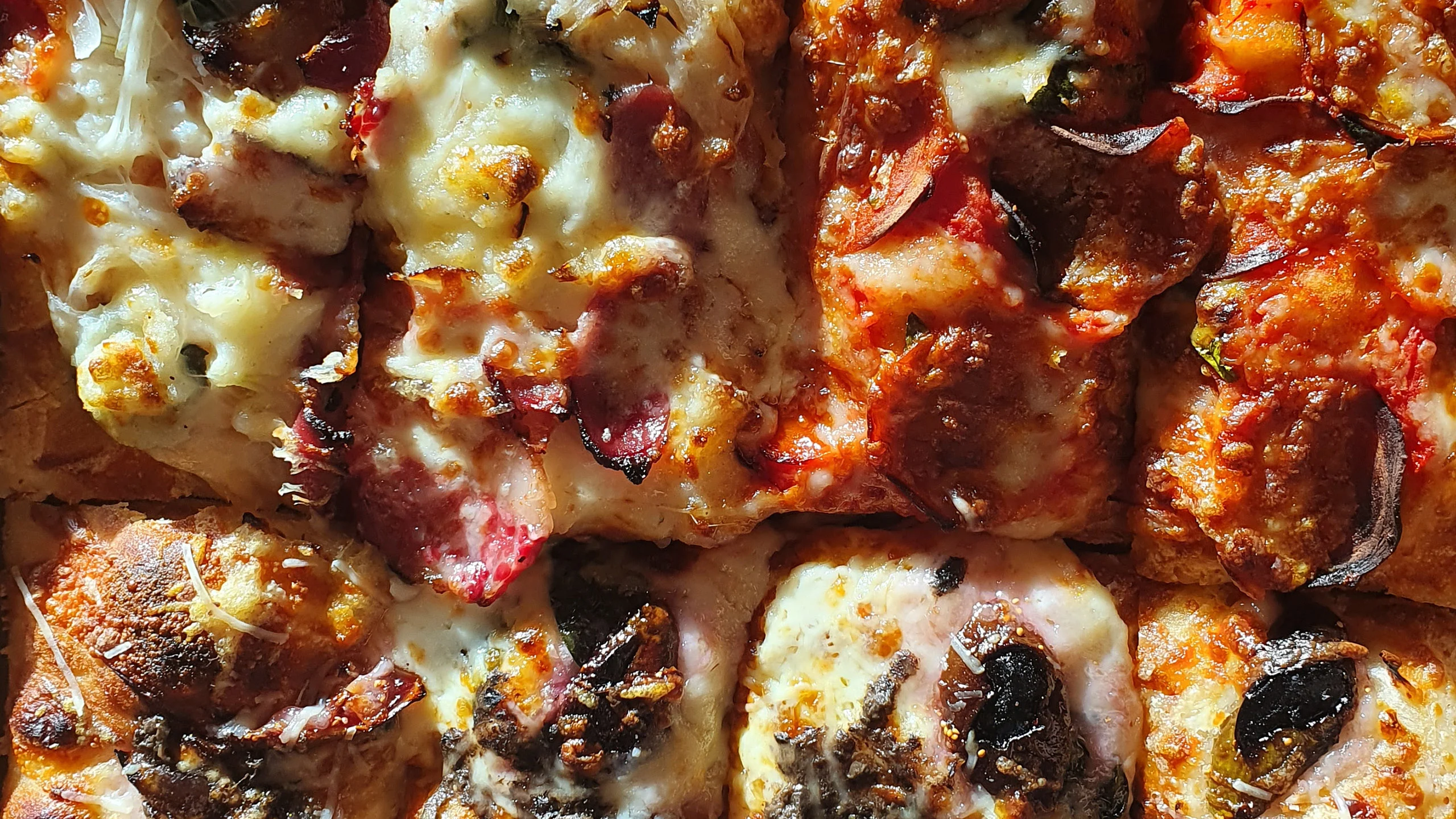La pizza rectangular estilo Detroit es mi nueva obsesión