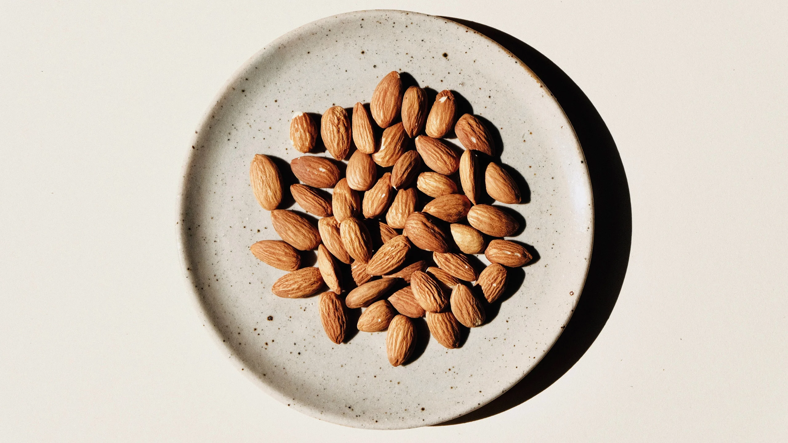 Beneficios de comer almendras y platillos para utilizarlas