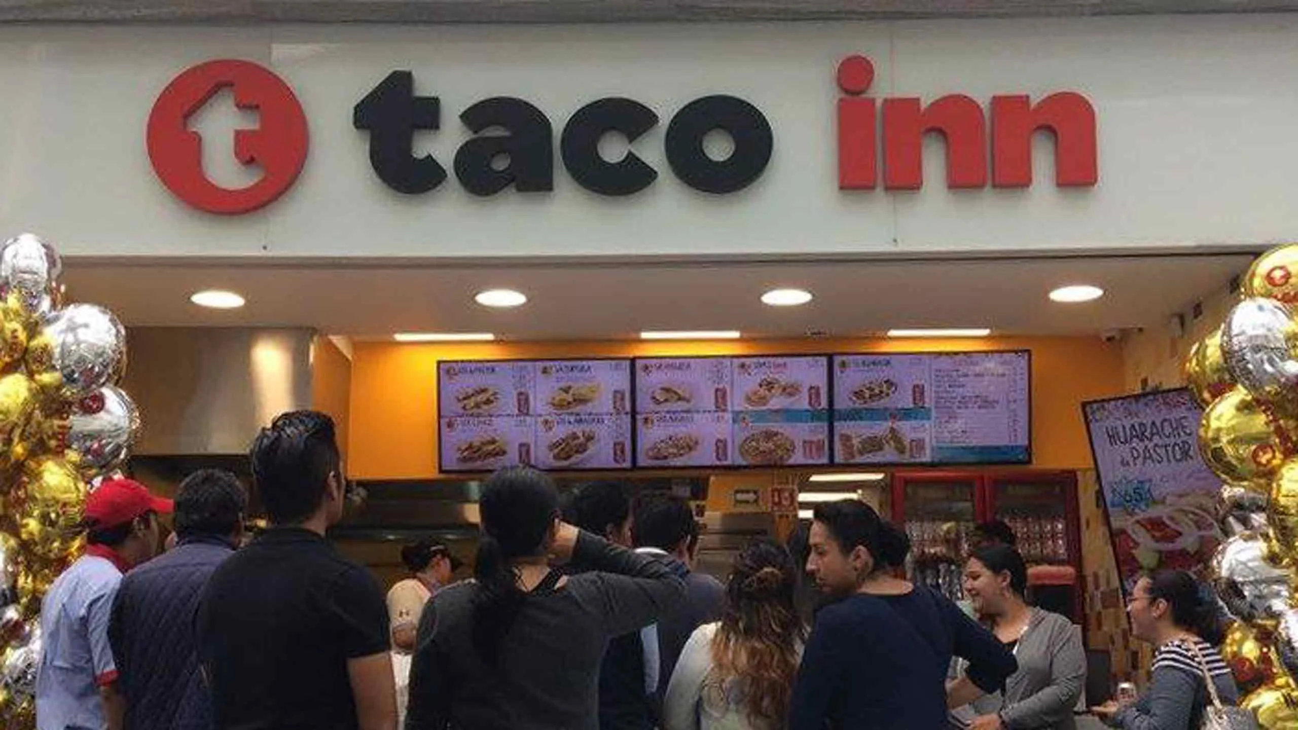Los clientes apoyan al Taco Inn para evitar el cierre del negocio