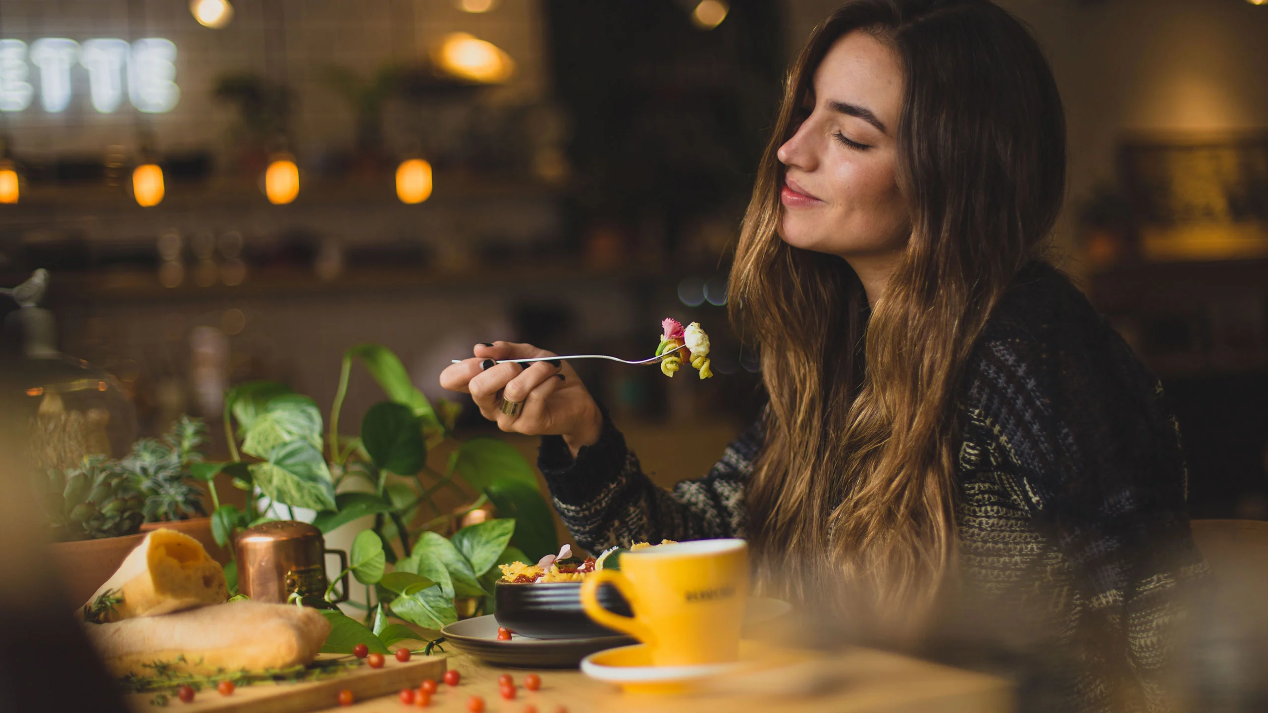 ¿Qué es la alimentación intuitiva? Te damos las claves para entenderla