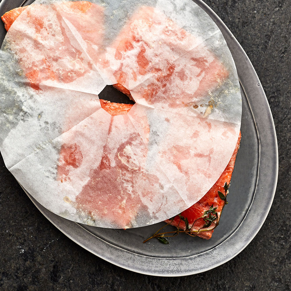 La forma más fácil de cocinar salmón es con vino