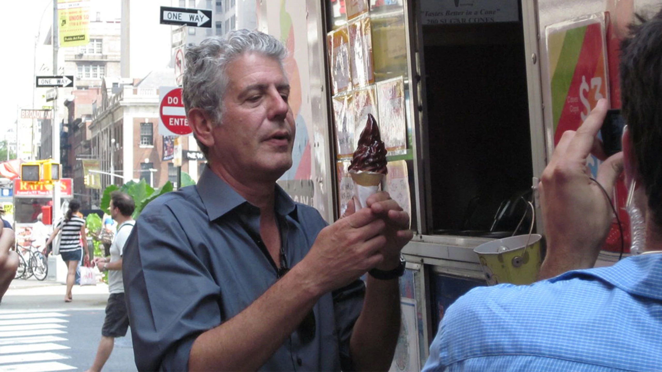 World Travel es el libro nuevo sobre los viajes de Anthony Bourdain World Travel es el libro nuevo sobre los viajes de Anthony Bourdain