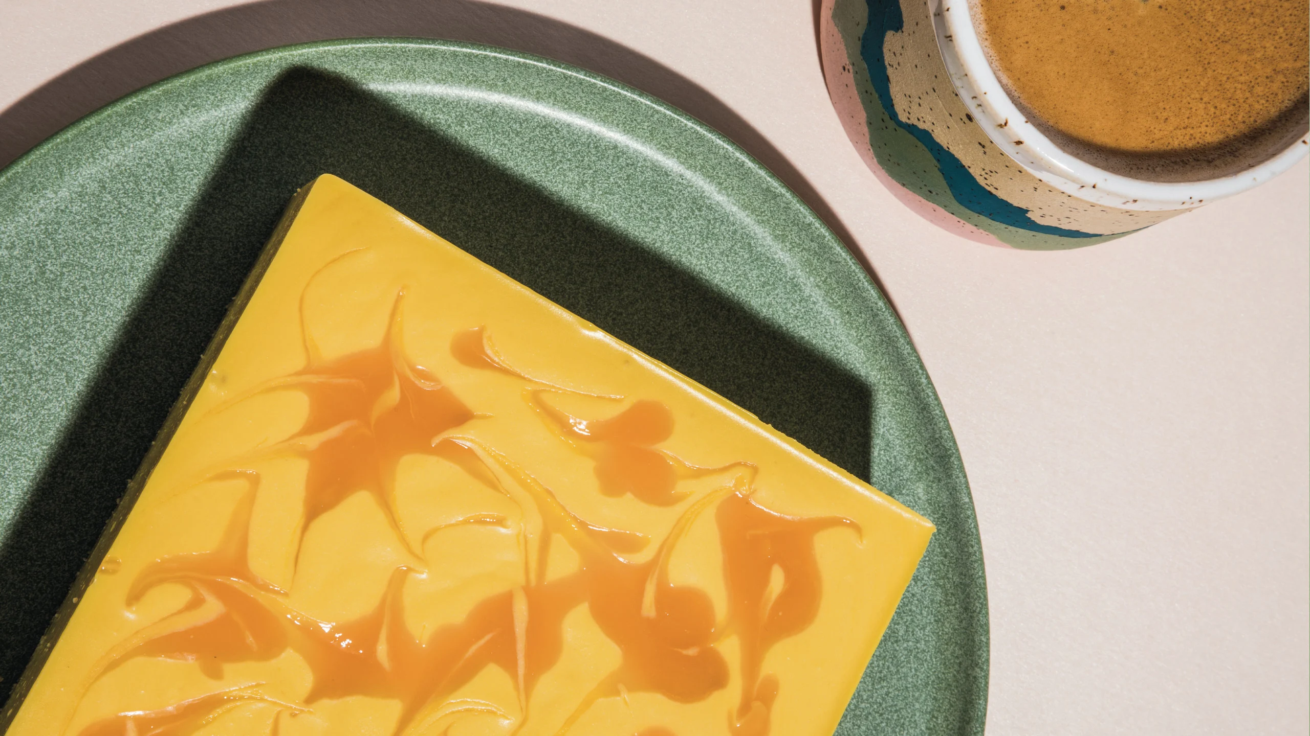 Pastel helado de mango, un postre muy primaveral Pastel helado de mango, un postre muy primaveral