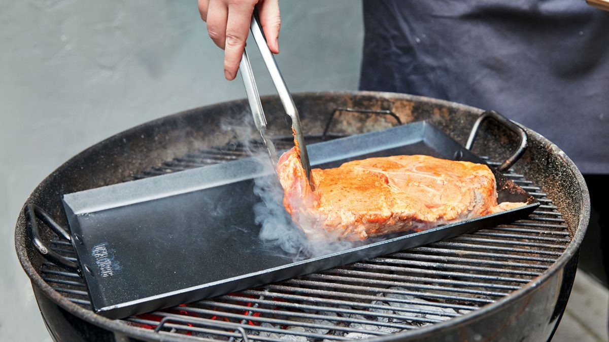 colocar-carne-a-la-plancha