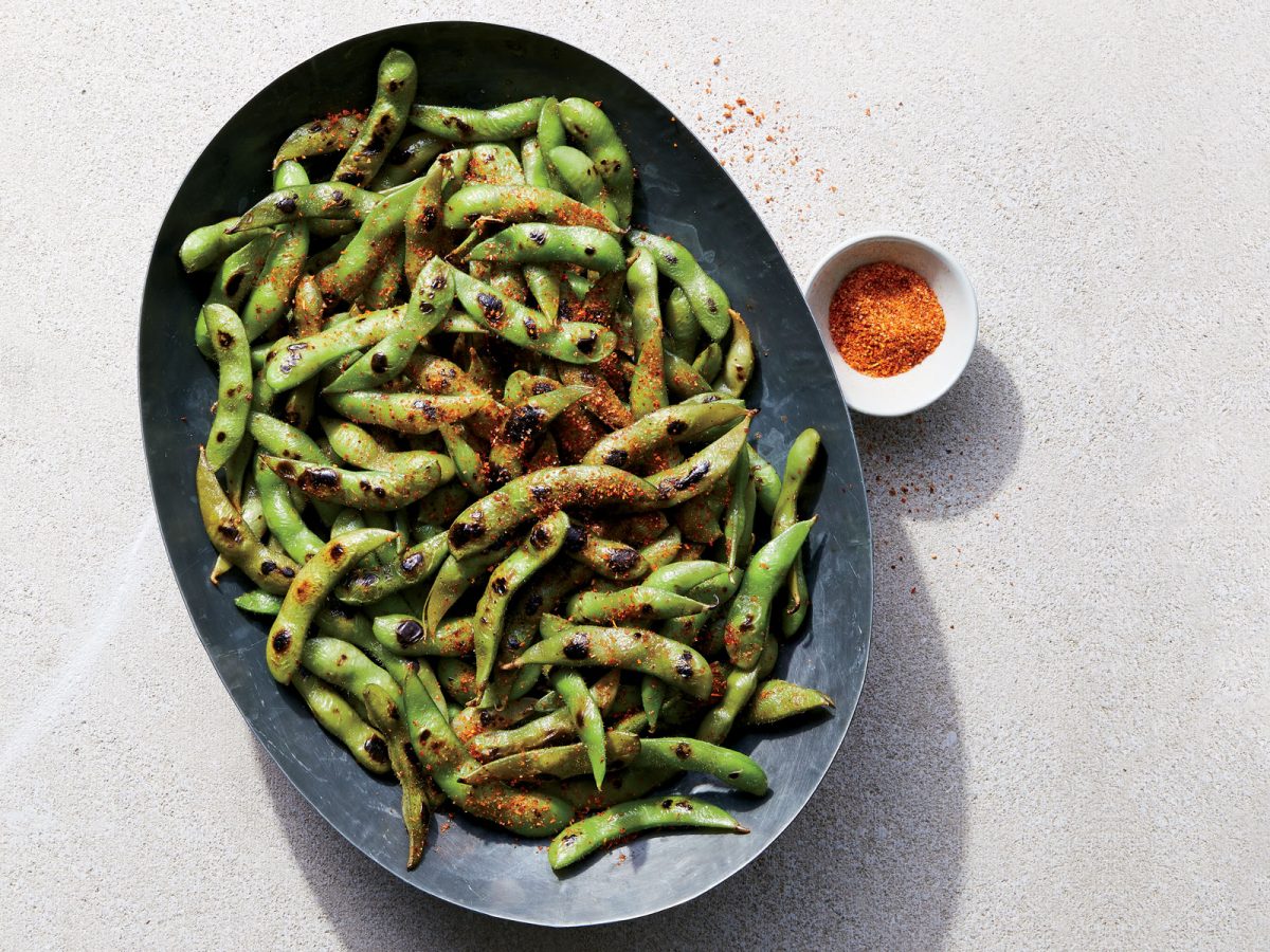 Chícharos con limón y chile tatemados