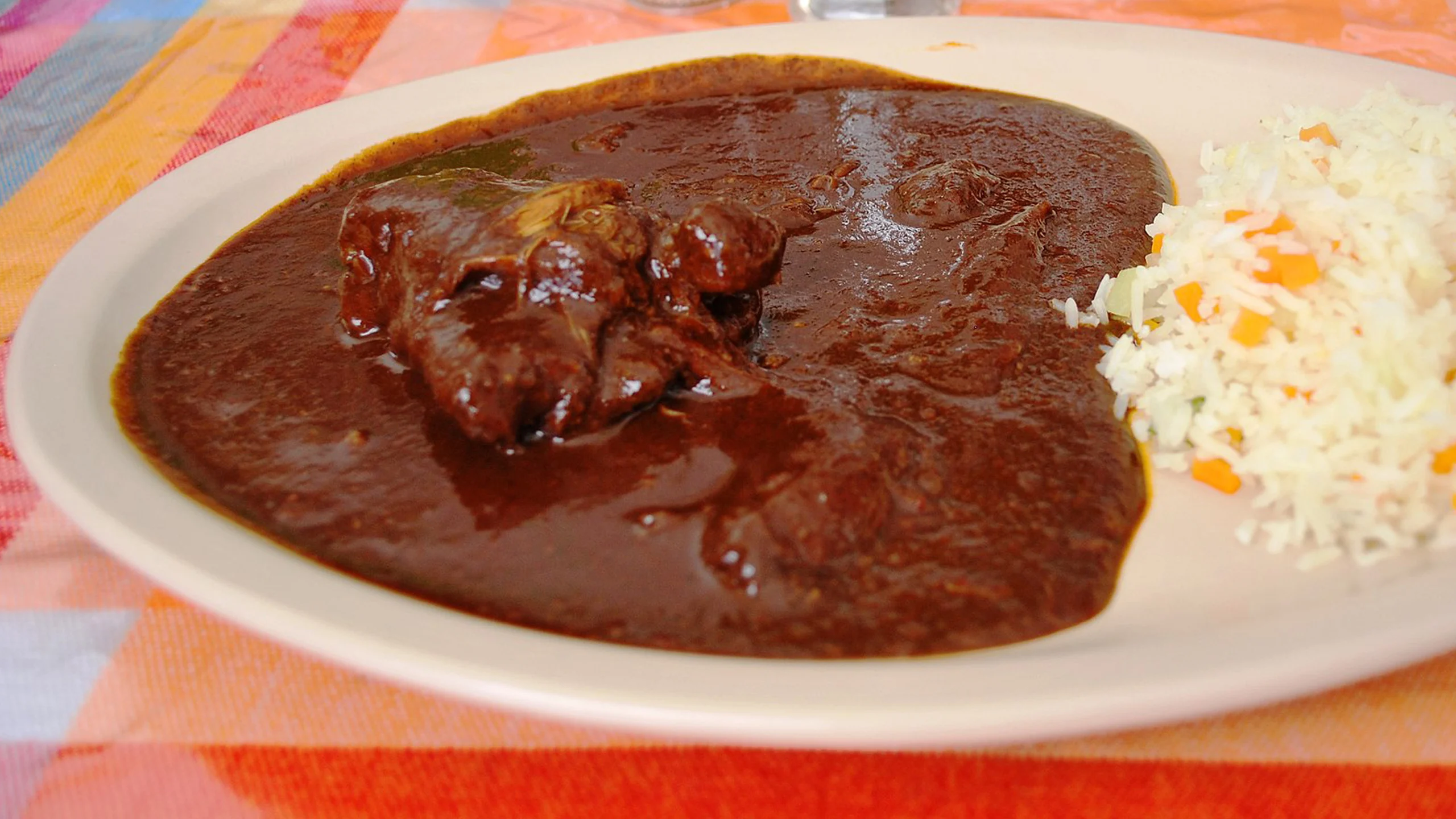 Mujeres otomíes buscan preservar la cultura gastronómica tradicional