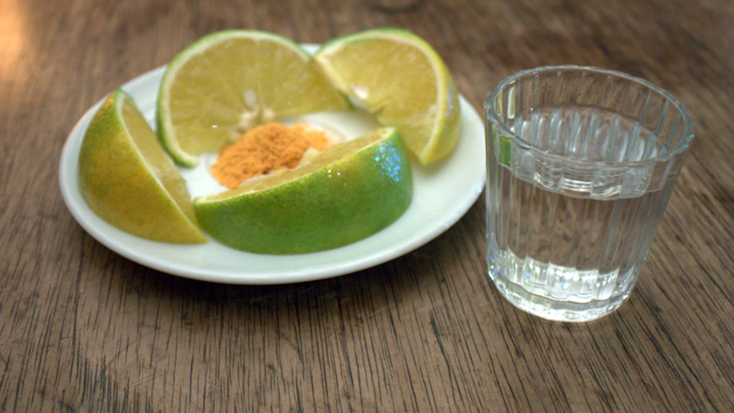 Tips de los expertos para aprender a maridar tus platillos con mezcal