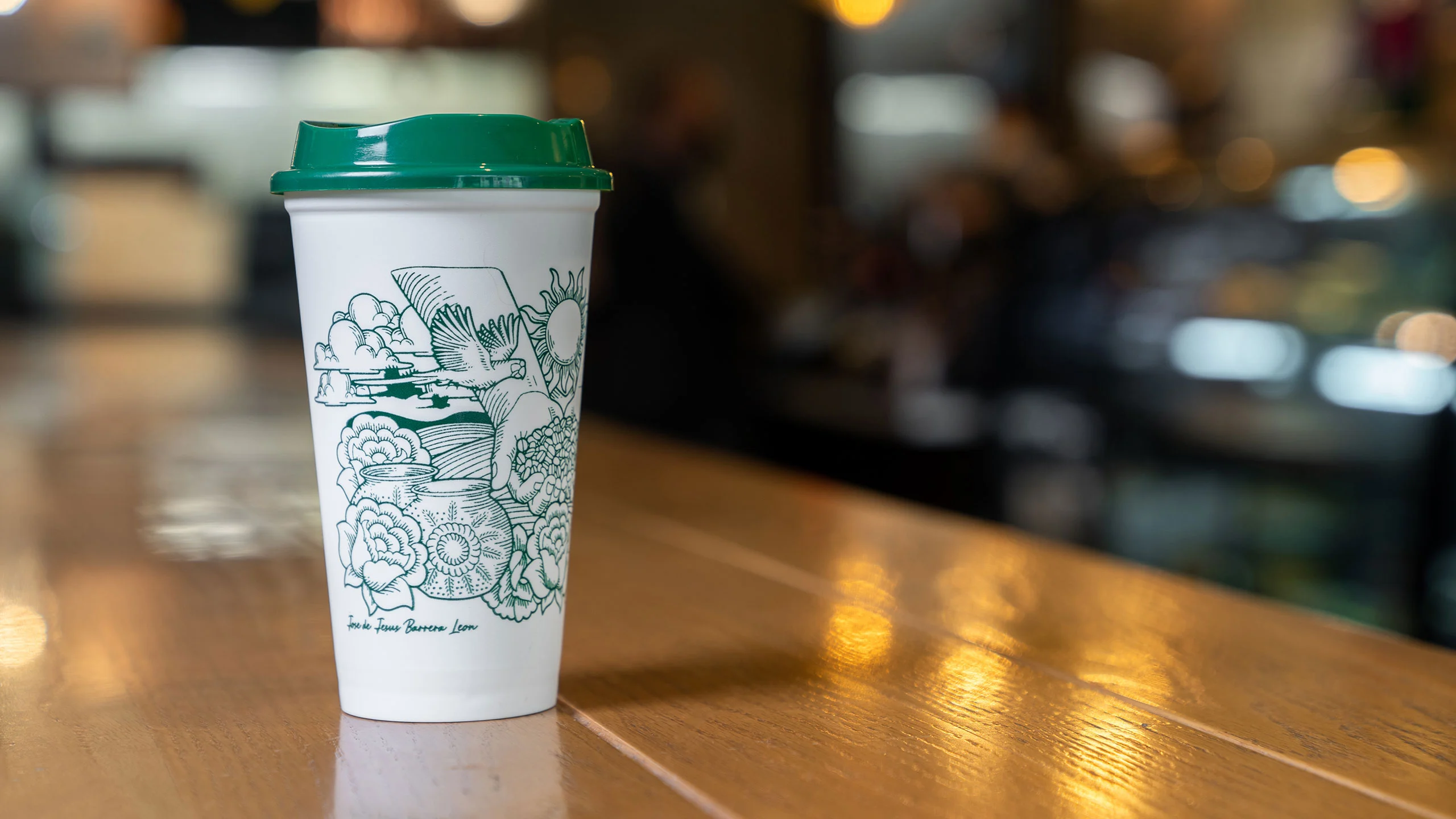 Starbucks lanza vaso reutilizable para apoyar a las comunidades cafetaleras de Oaxaca
