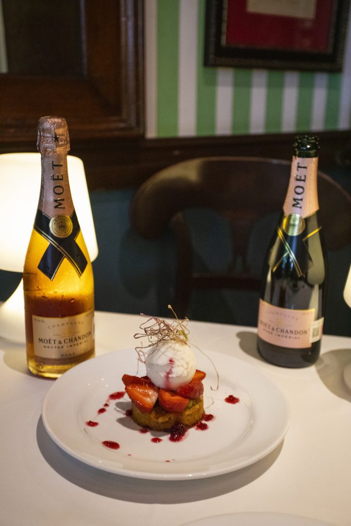 Moët & Chandon, taberna del leon