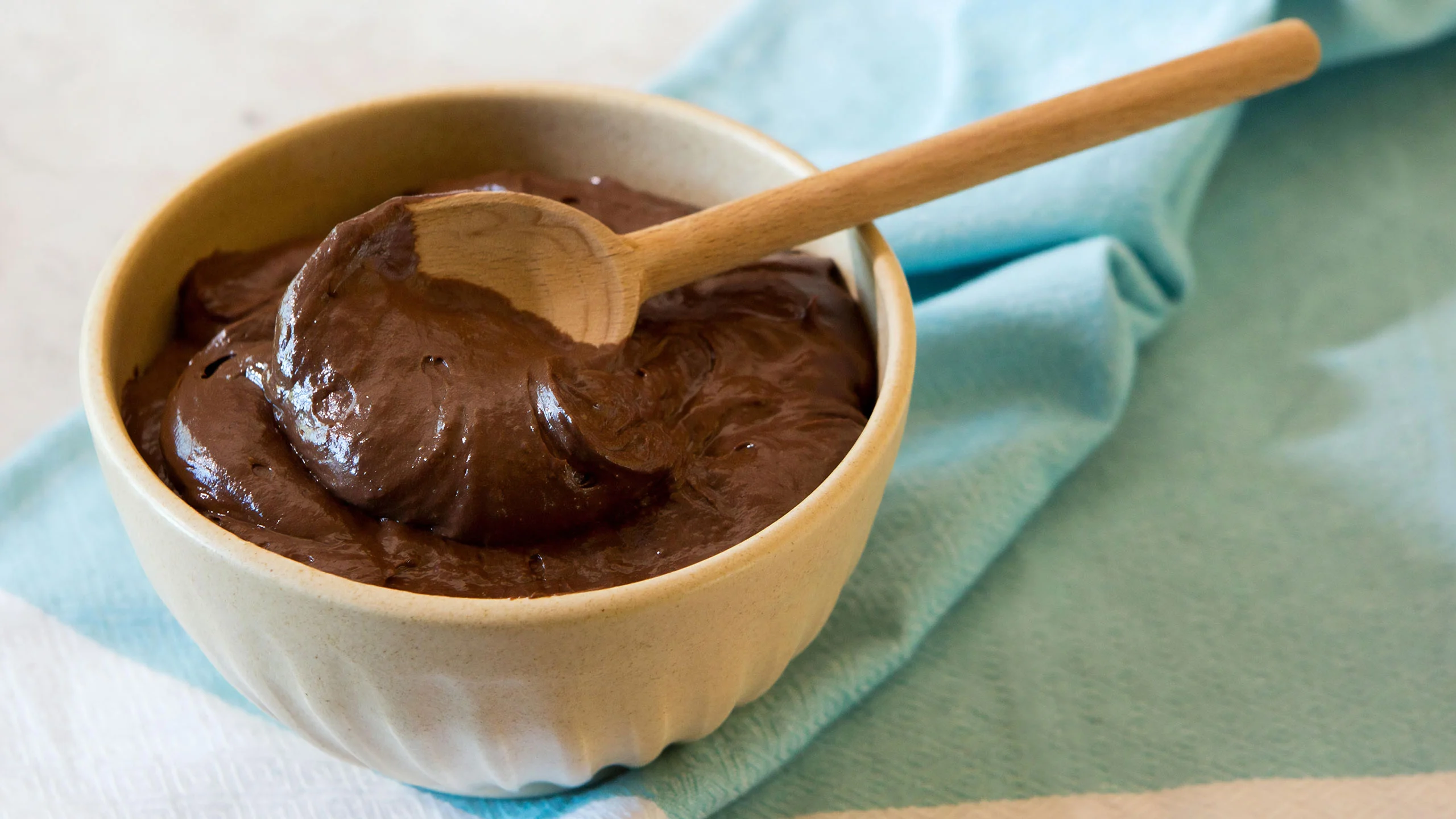 Tenemos el paso a paso para preparar crema de avellanas y cacao