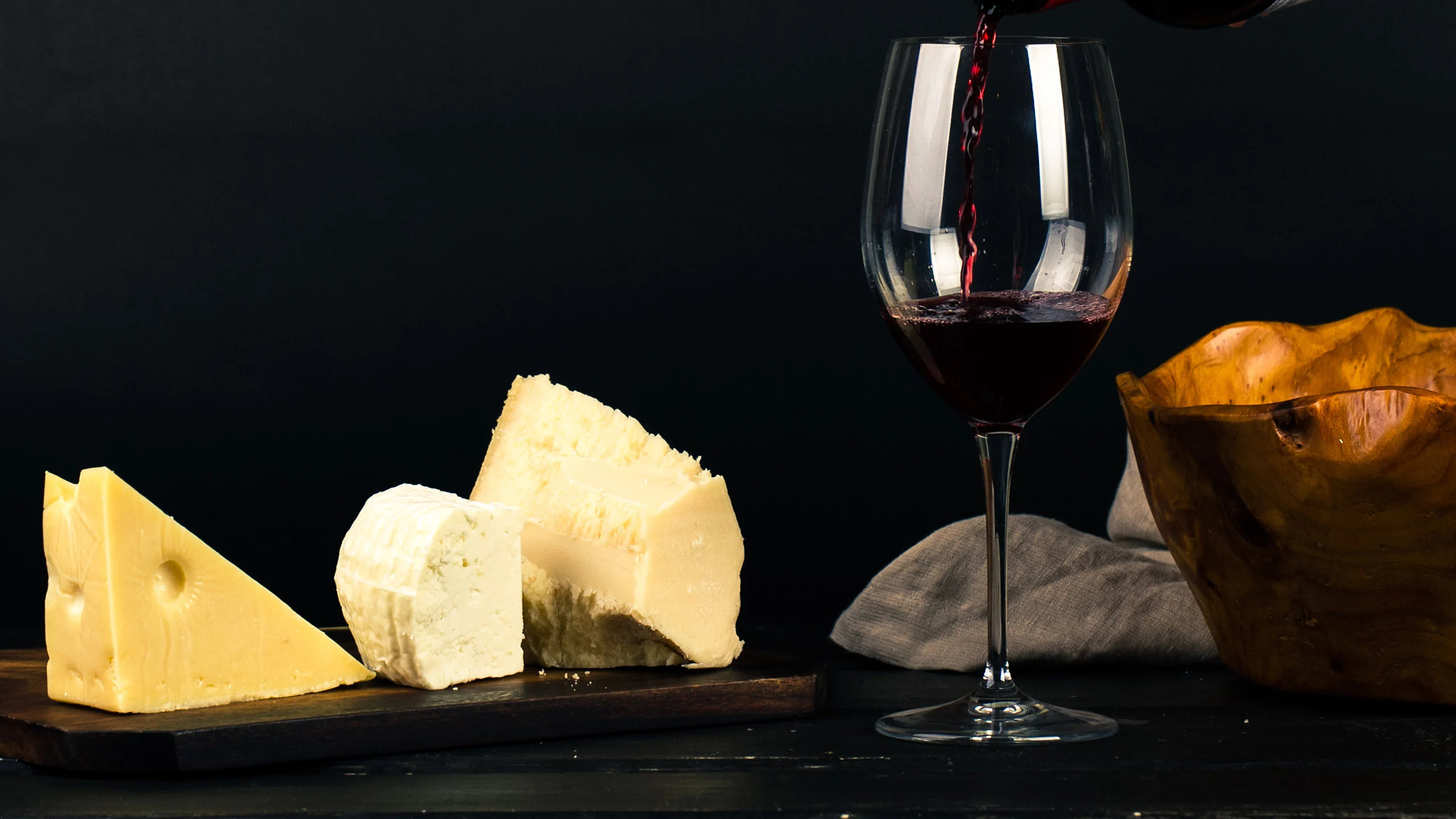La UNAM transforma residuos de vino y queso en biocombustible