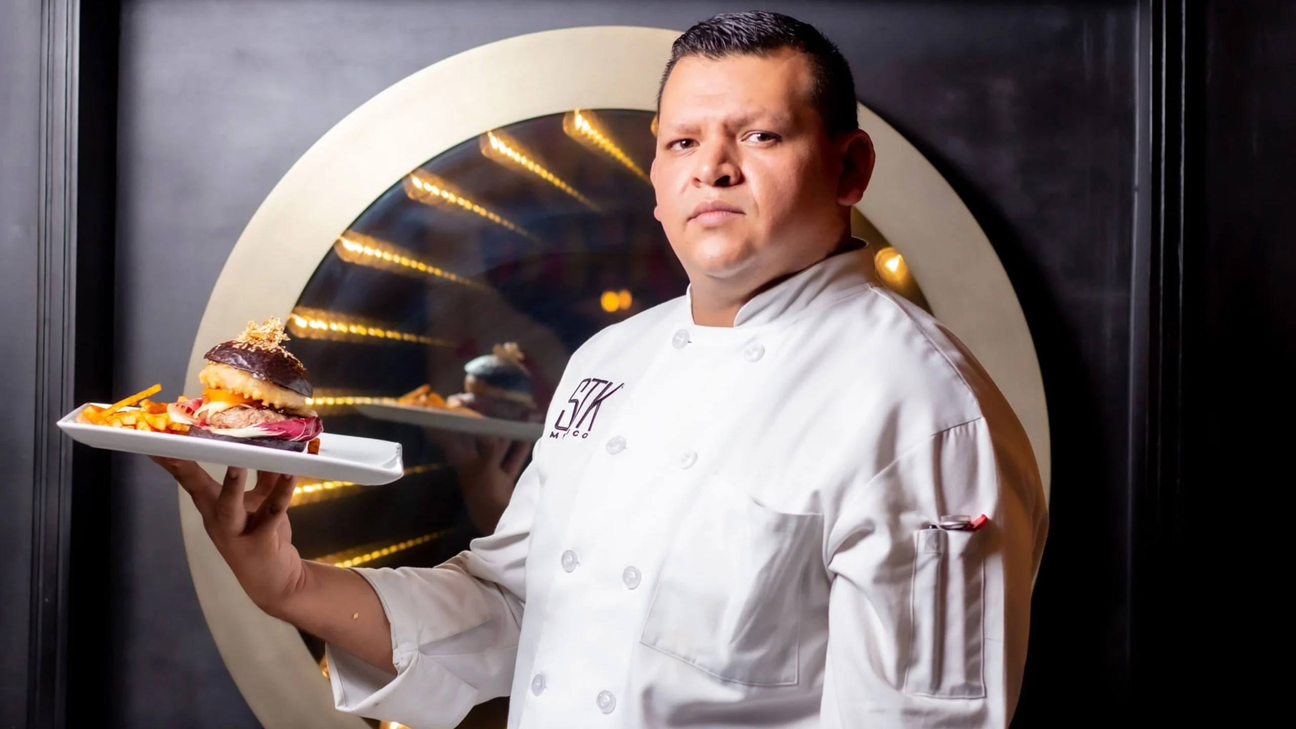 Hay una hamburguesa con oro y carne wagyu en la CDMX y te contamos dónde encontrarla
