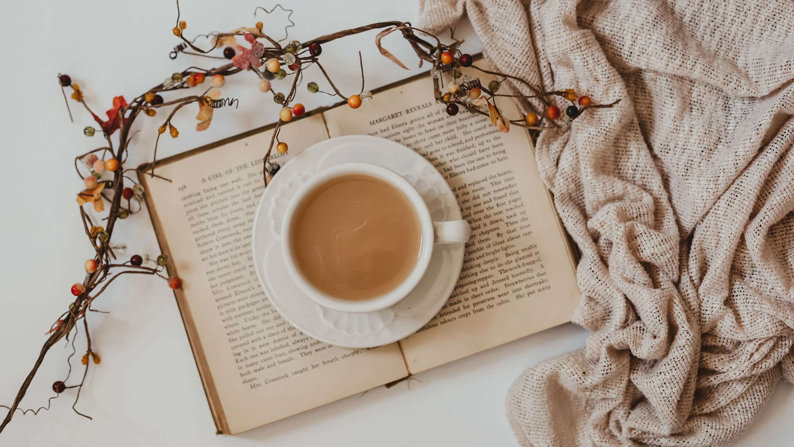 4 infusiones que te ayudarán a dormir mejor (y a cuidar tu salud)