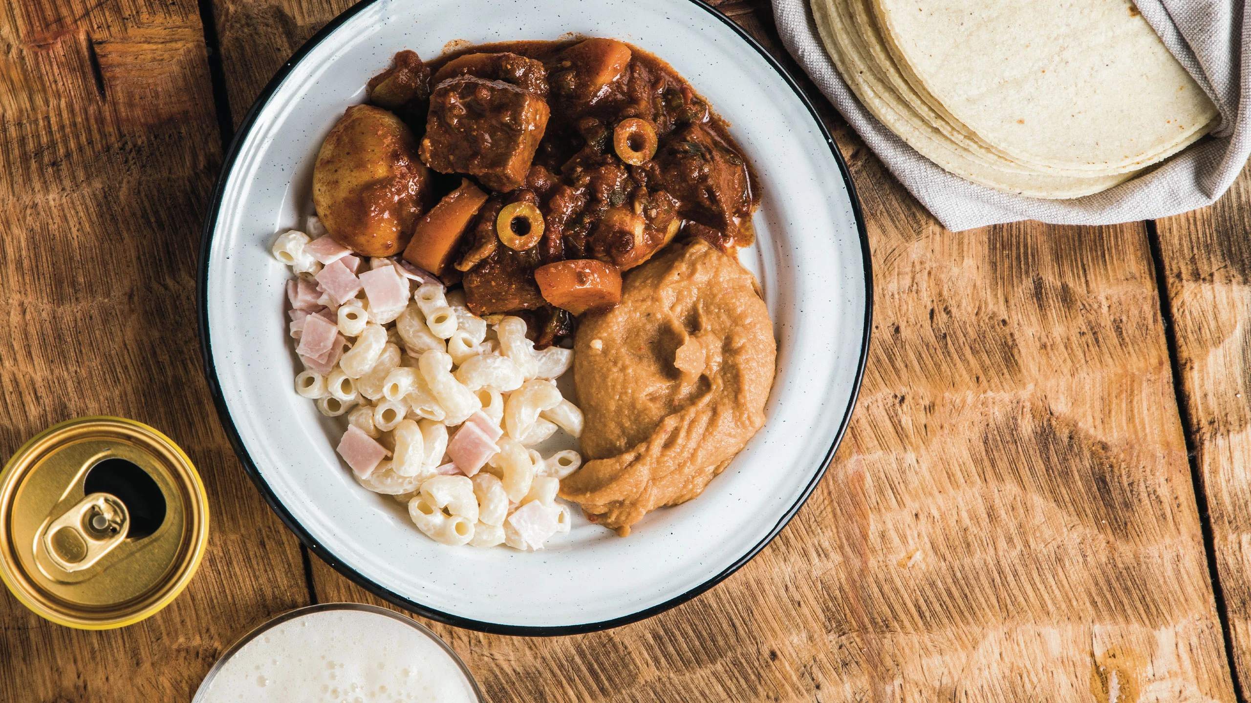 Barbacoa con sopa fría y frijoles puercos el platillo sinaloense que debes conocer