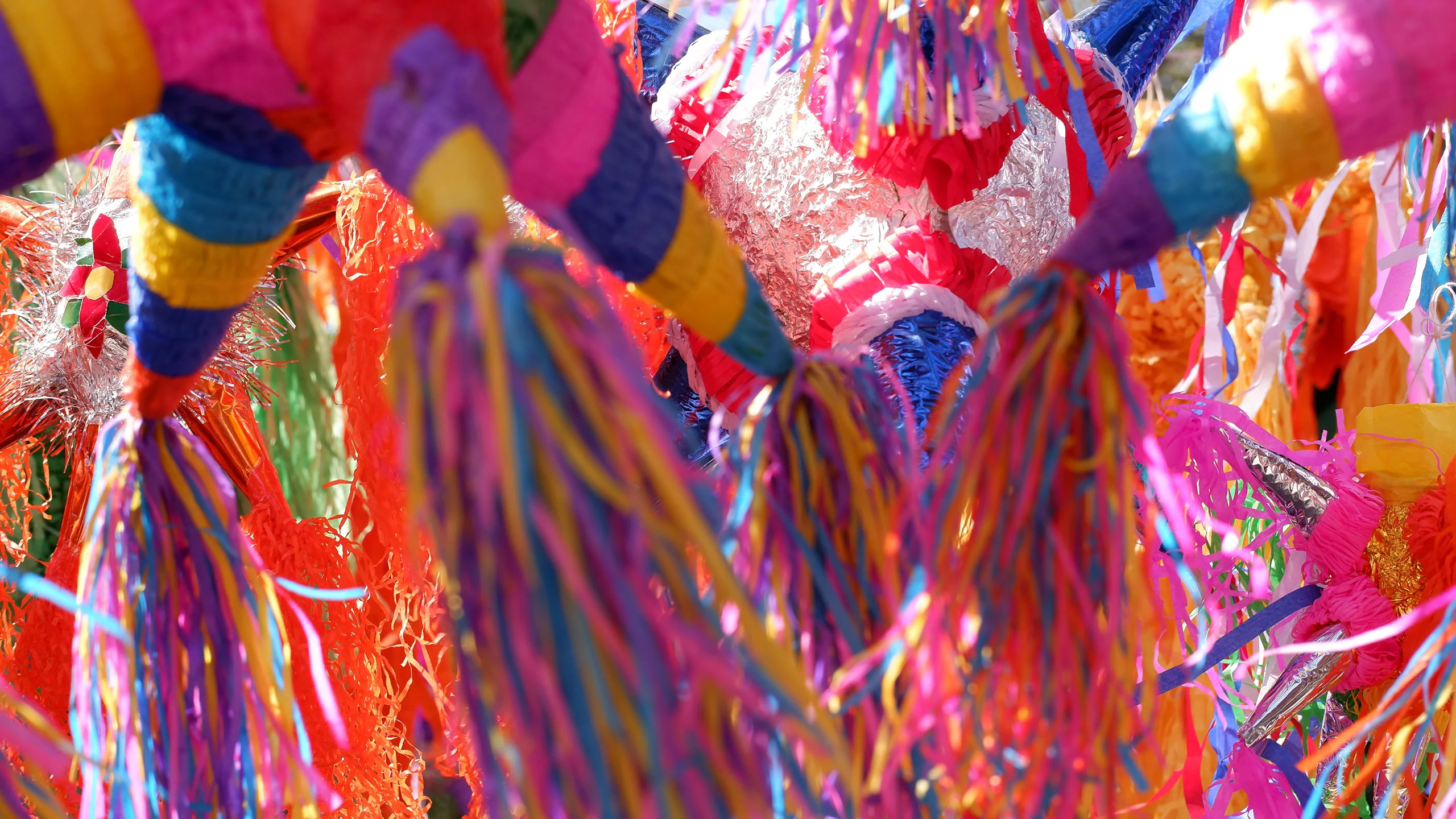 ¿Cuál es el significado de las piñatas en las posadas?