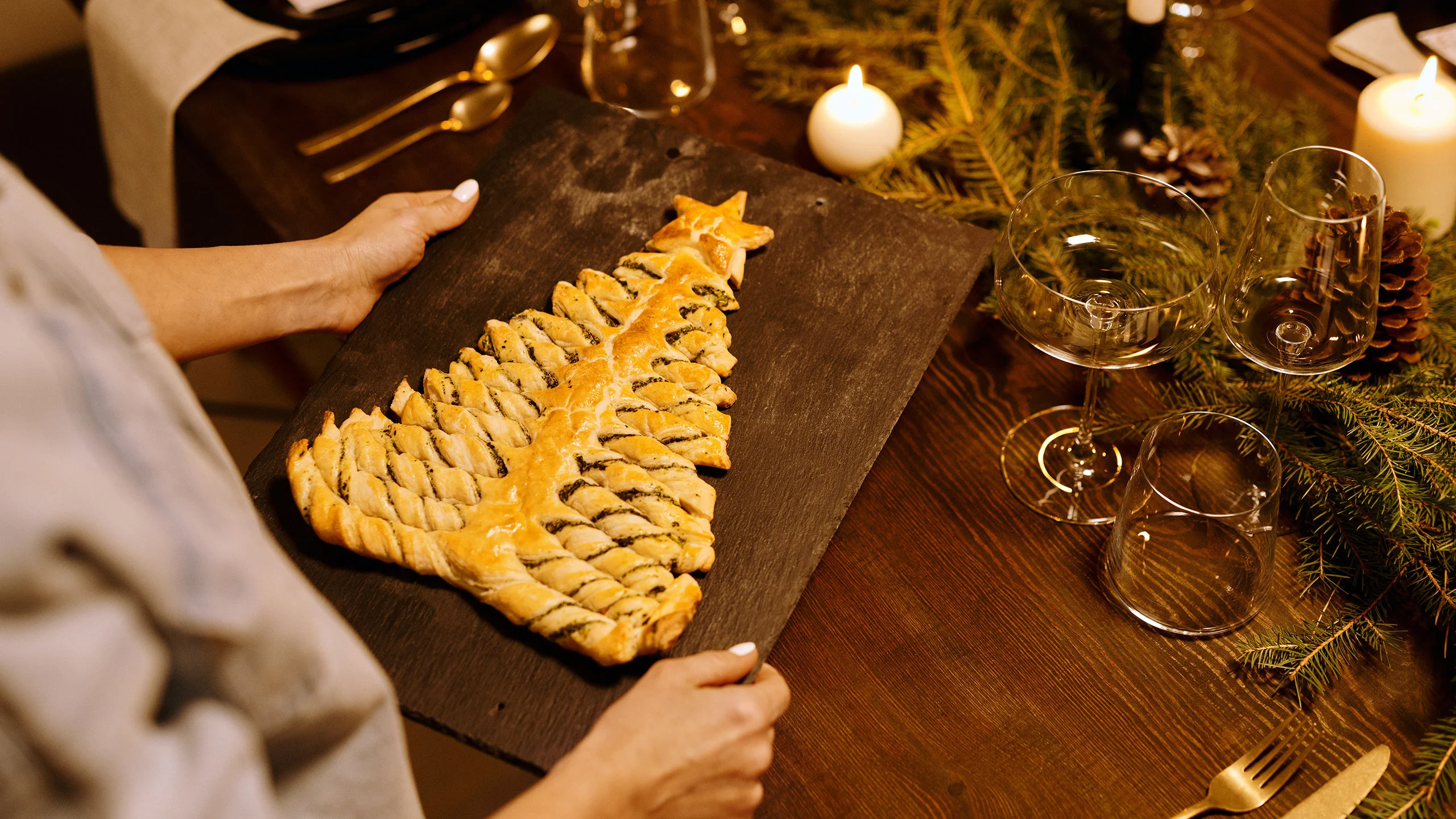 Aprende a preparar un pino de hojaldre para tu cena navideña Aprende a preparar un pino de hojaldre para tu cena navideña
