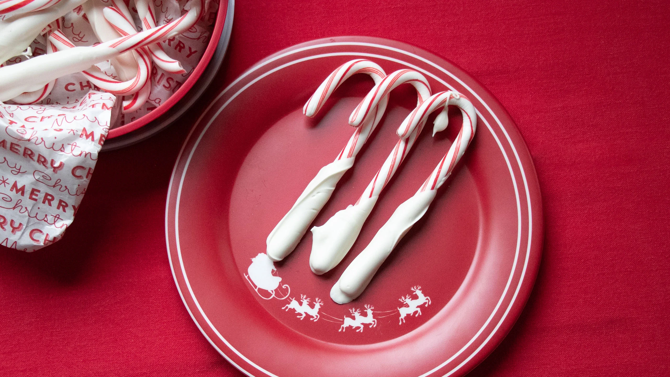 ¿Cómo hacer bastones de caramelo para regalar en Navidad?