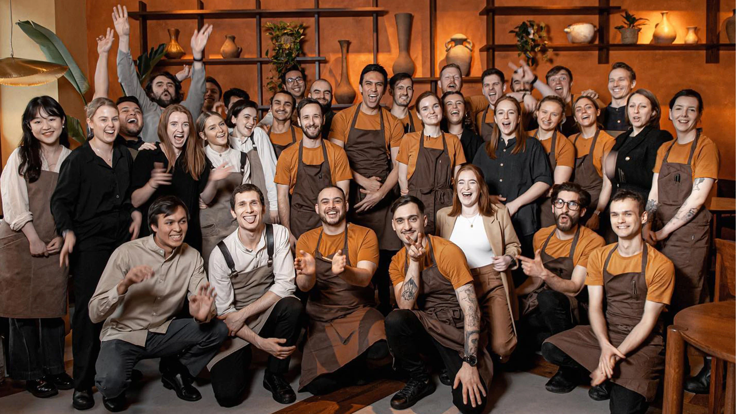 Chef mexicano Santiago Lastra recibe estrella Michelin por su restaurante KOL Chef mexicano Santiago Lastra recibe estrella Michelin por su restaurante KOL