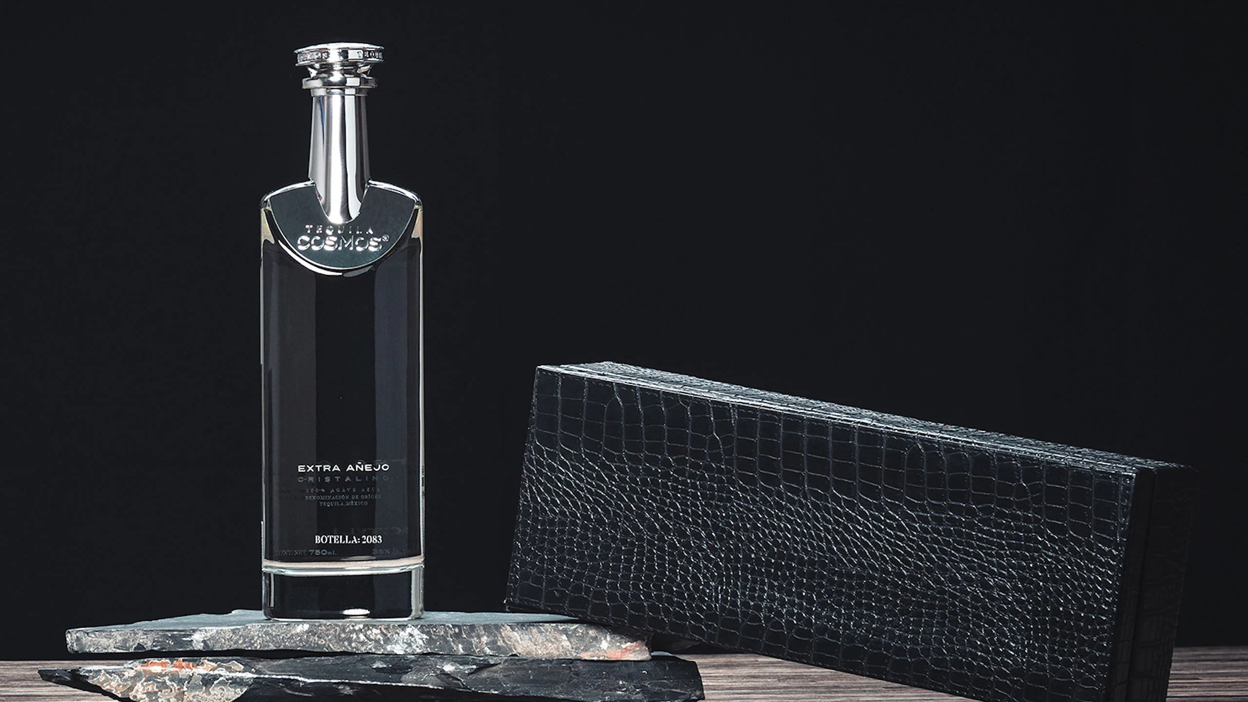 Tequila Cosmos: Un extra añejo cristalino elaborado con delicadeza