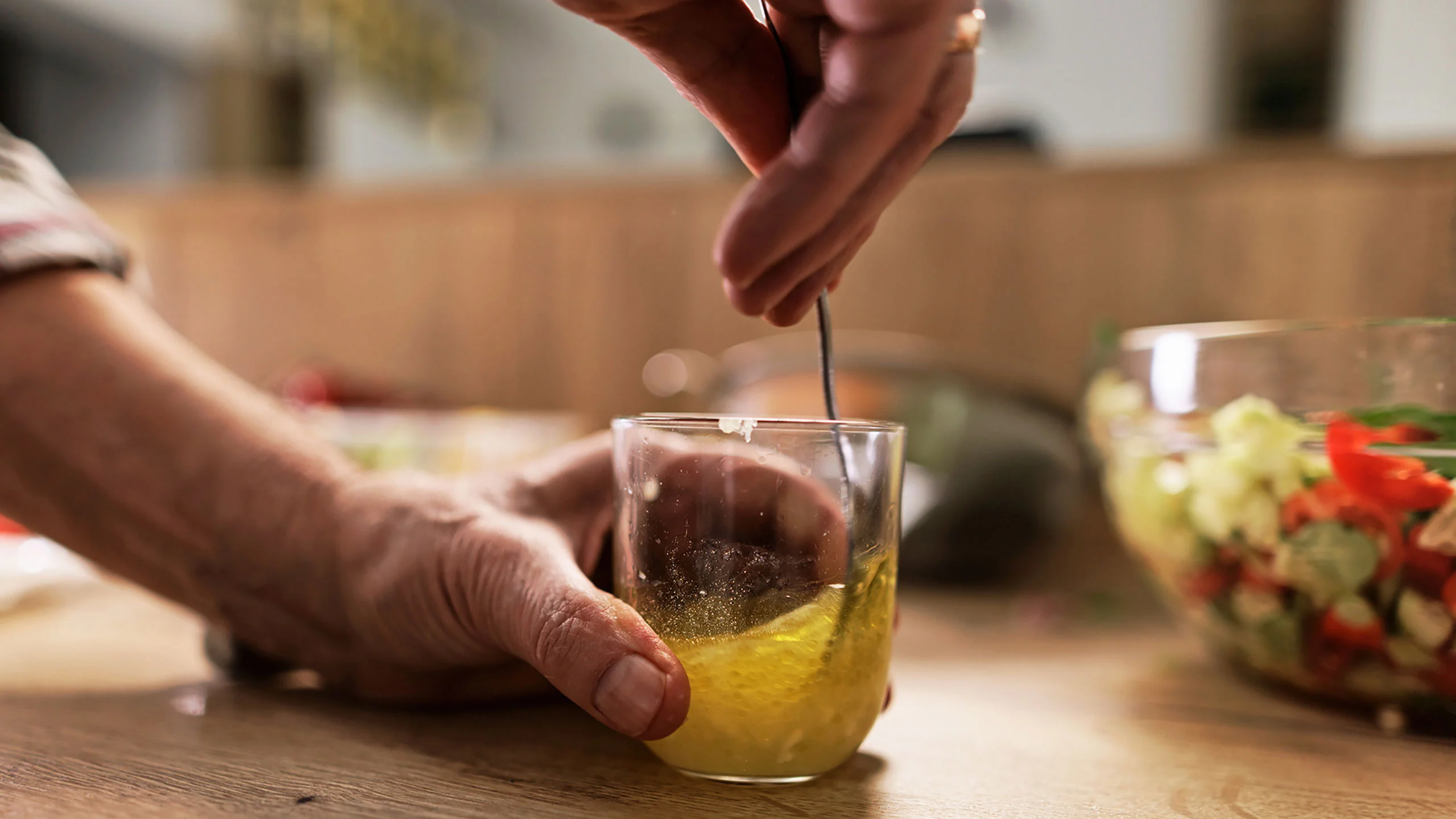 ¿No estás añadiendo suficiente vinagre a tus vinagretas?