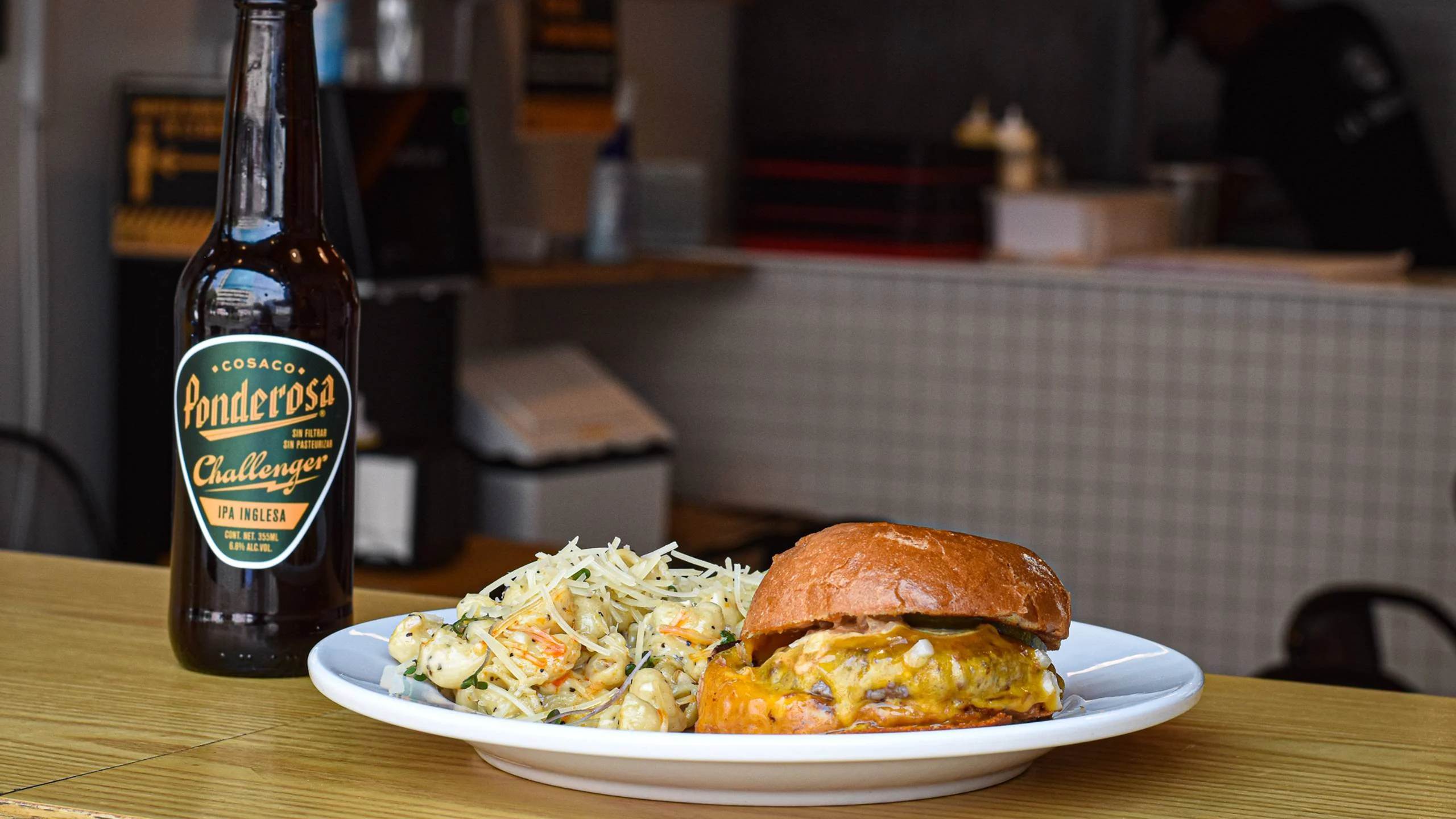 Celebra el Día de la Hamburgesa con la Margarita Inmaculada, colaboración entre Margarita Burgers, La Inmaculada y Cerveza Cosaco