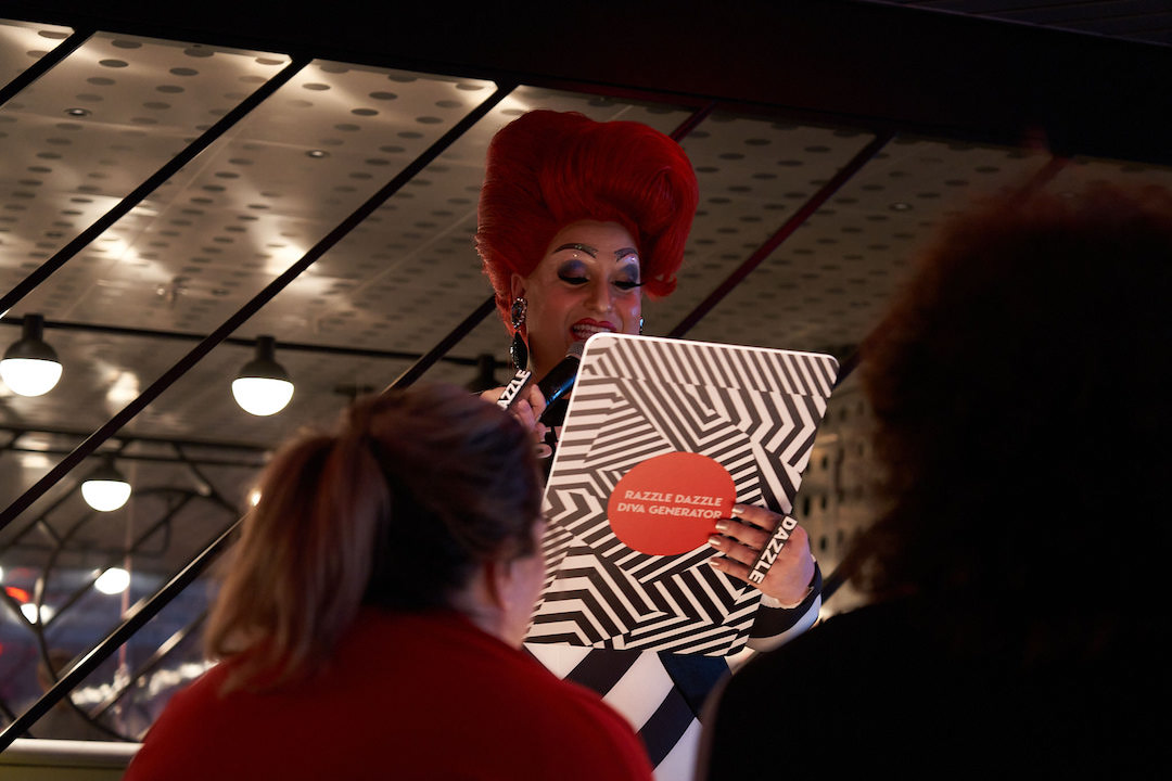 The Diva en el Drag Brunch de Razzle Dazzle | Foto: Cortesía de Virgin Voyages