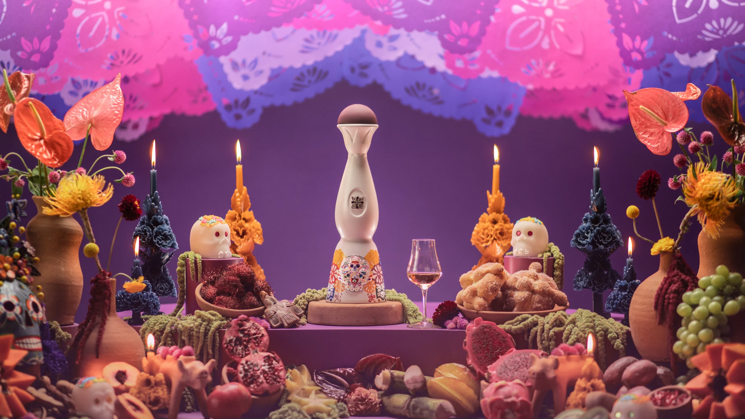 ¿Un tequila inspirado en el Día de Muertos? Clase Azul lo hace realidad