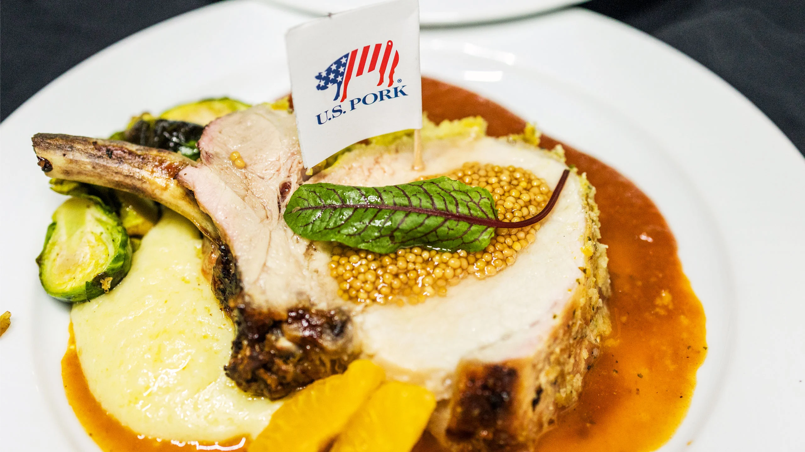 Para Navidad: Receta de chuletón de cerdo en en costra de perejil
