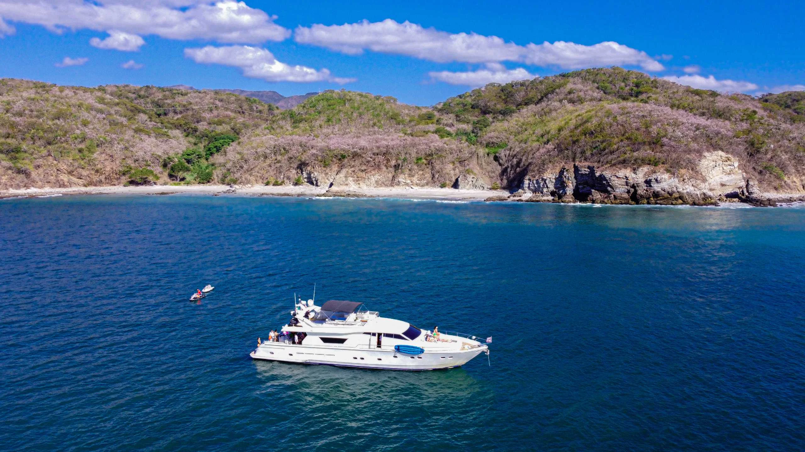 Muelle Yacht Charters, experiencias náuticas personalizadas