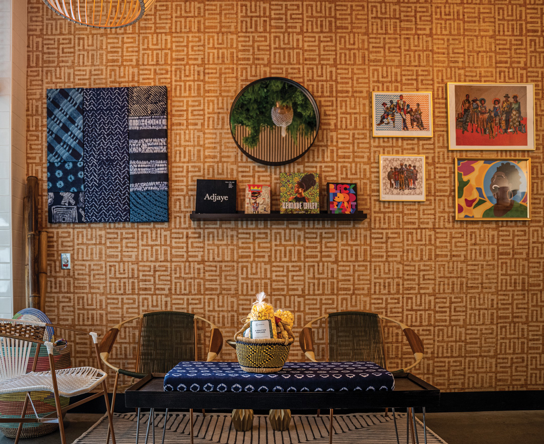 Decoración y elementos importantes del restaurante | Foto: Cortesía ChòpnBlk