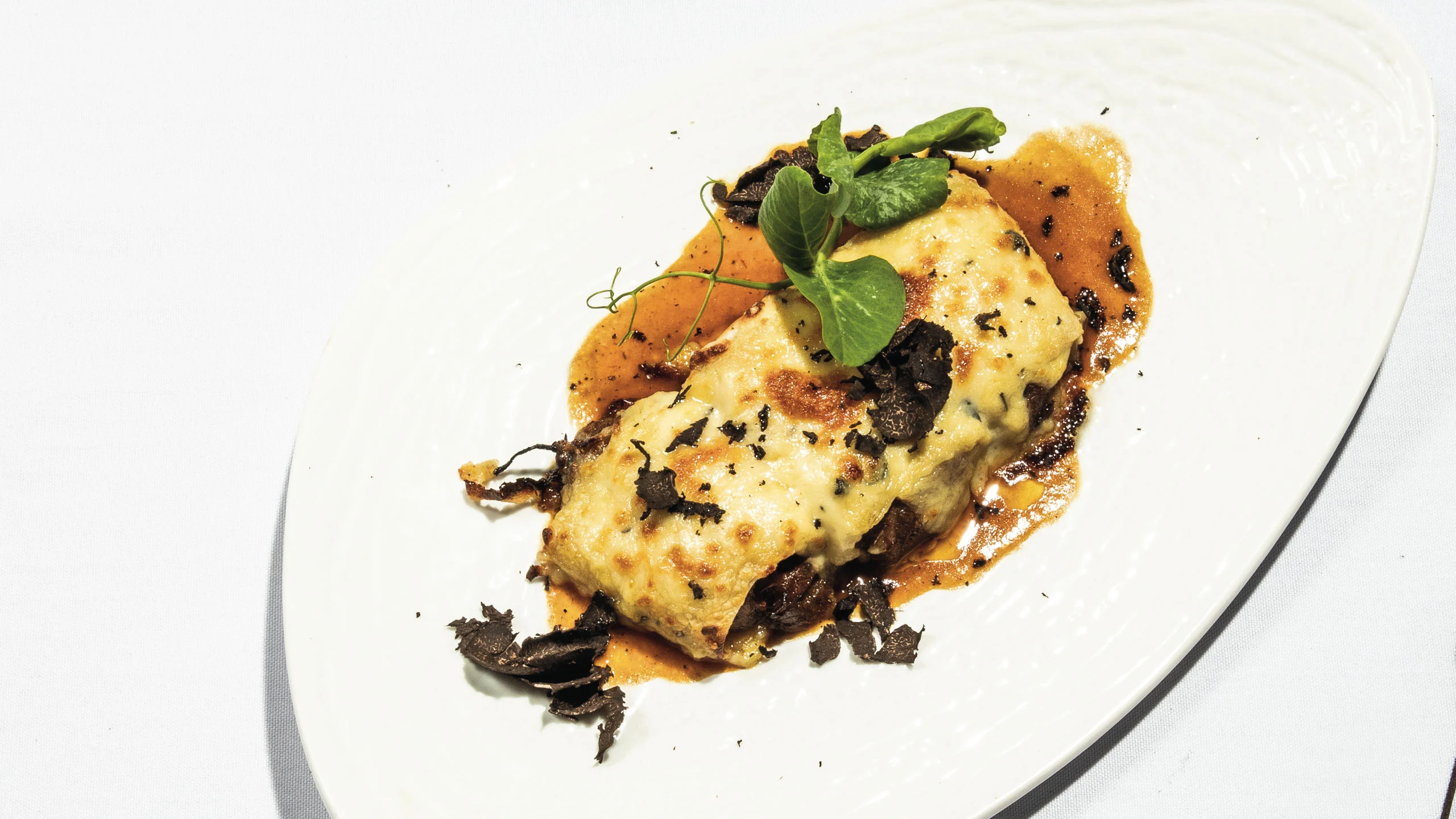Canelón  de rabo de toro y foie gras