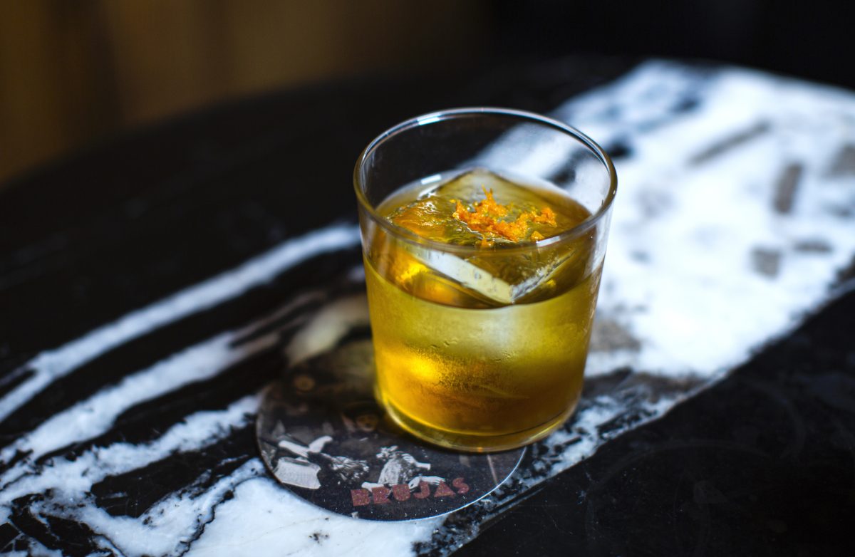 Lenca es un coctel con vermouth preparado en el bar Brujas, de la Ciudad de México