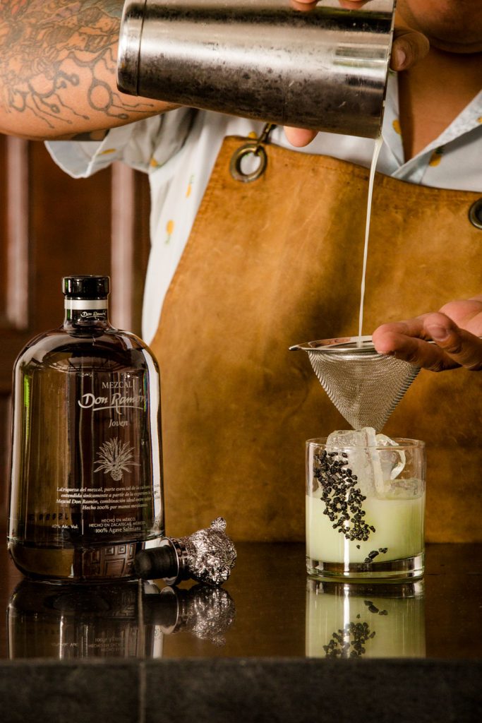 Coctel elaborado con mezcal Don Ramón