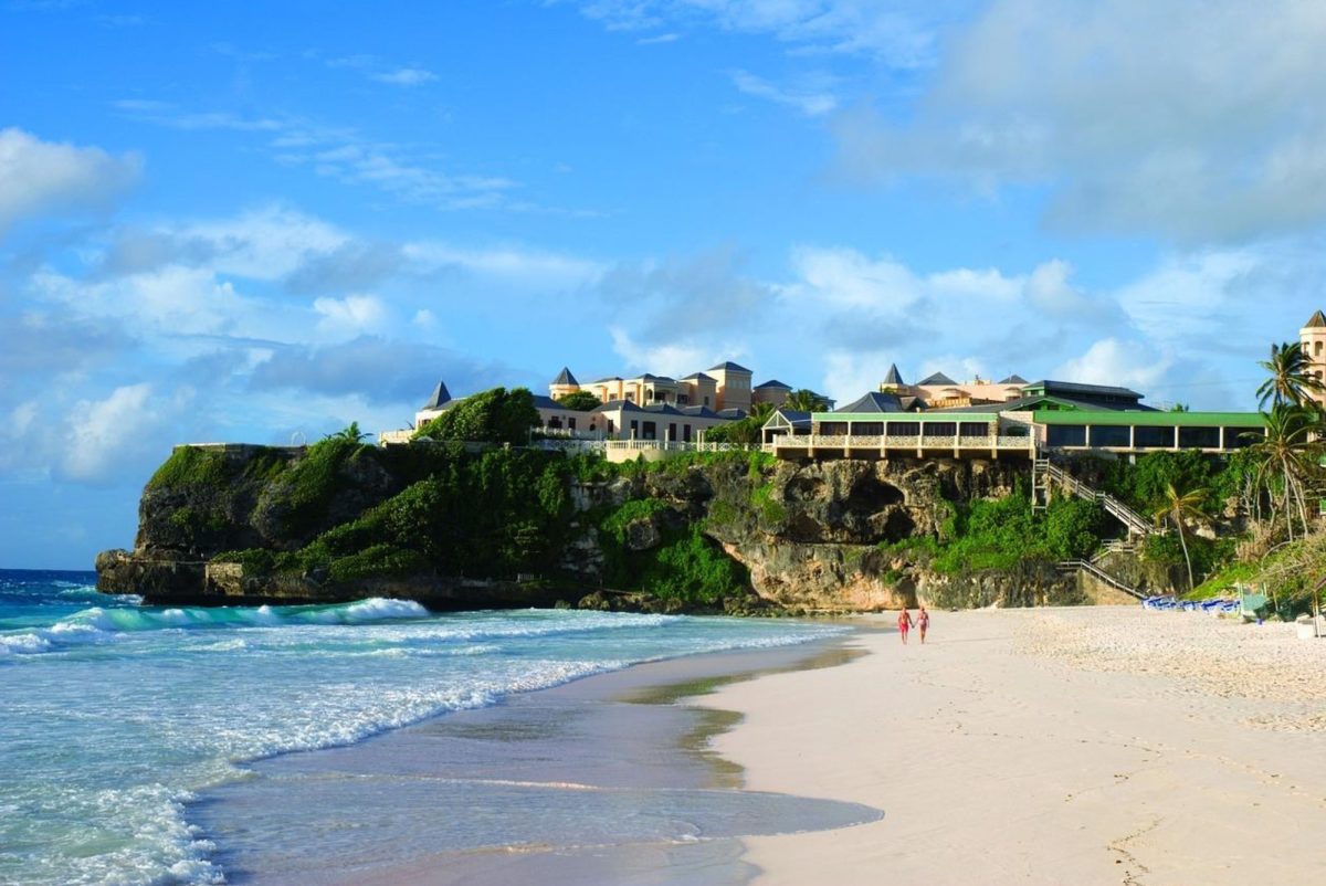 La isla es el escenario perfecto para escapes románticos. 