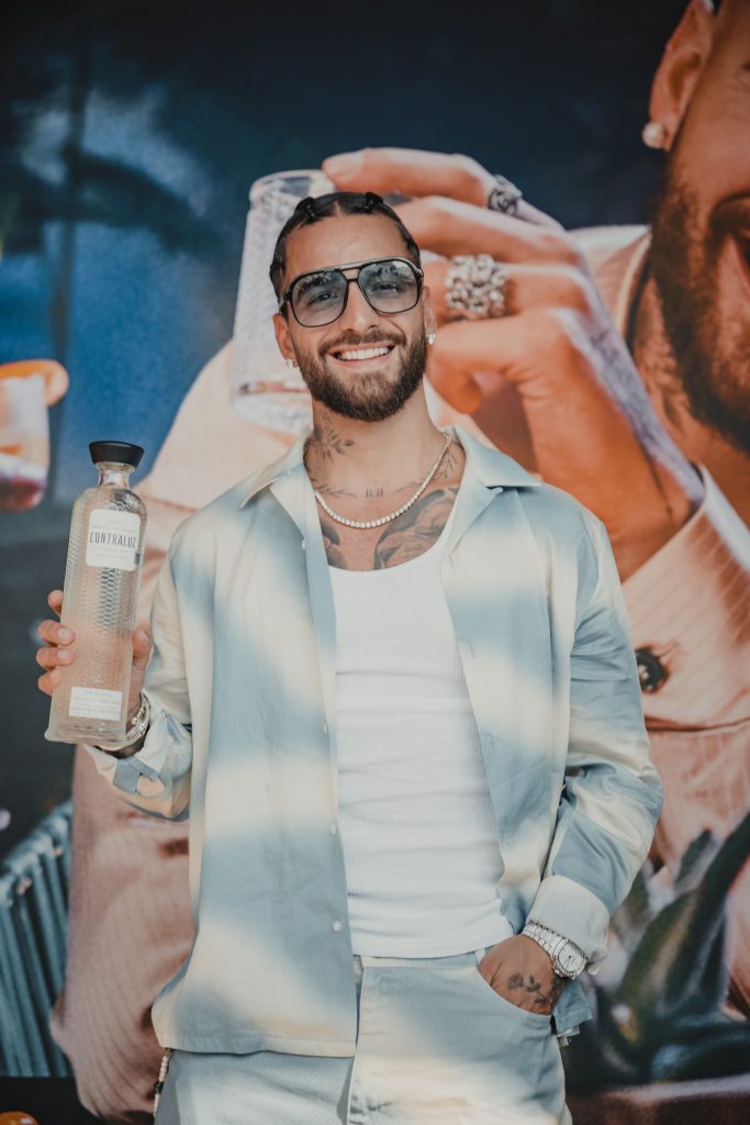 Maluma y Mezcal Contraluz